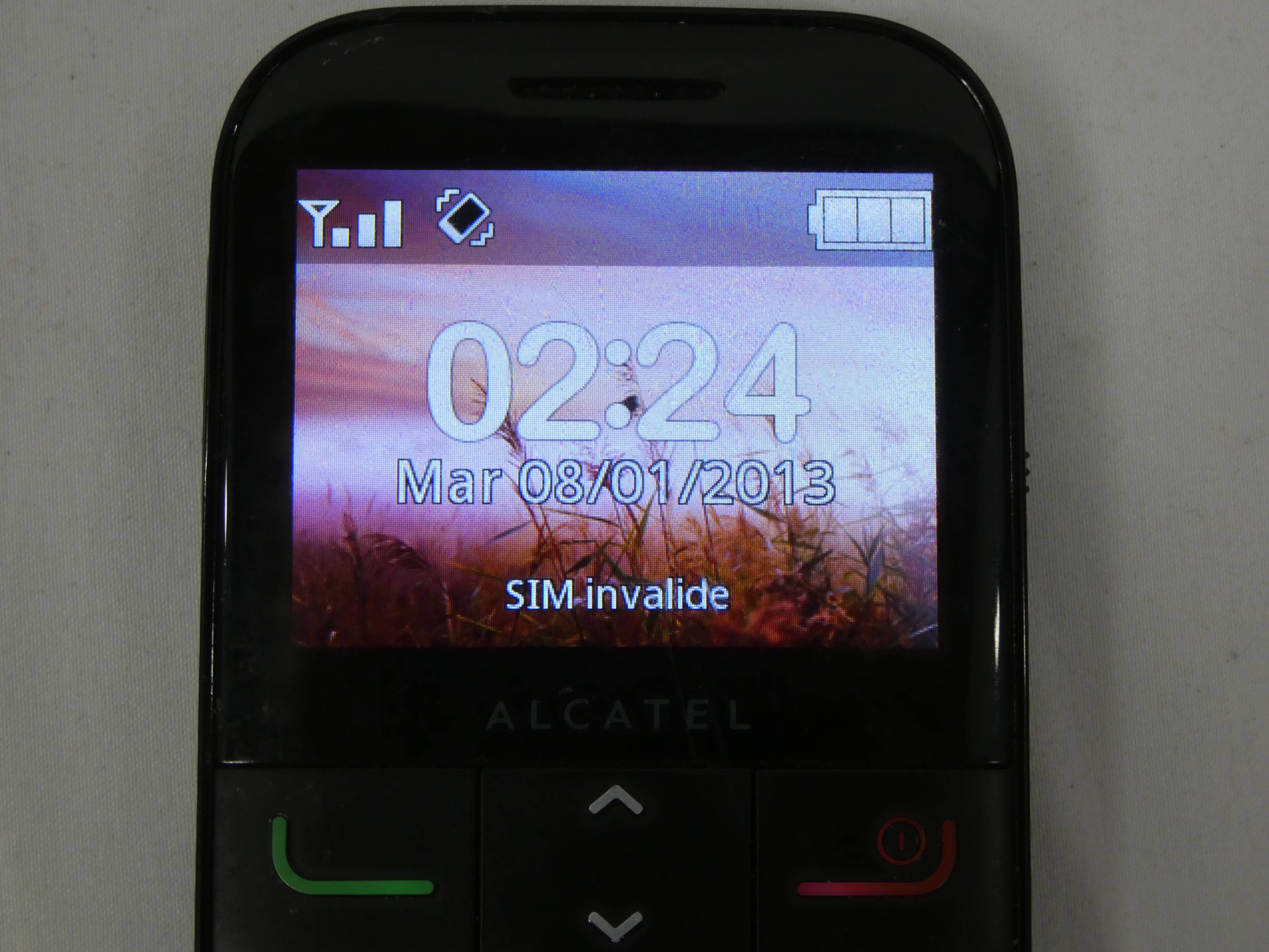 Voir photo 2 de Téléphone portable ALCATEL OneTouch 2000X pour séniors Téléphone portable ALCATEL OneTouch 2000X pour séniors Bon état reconditionné photo 2