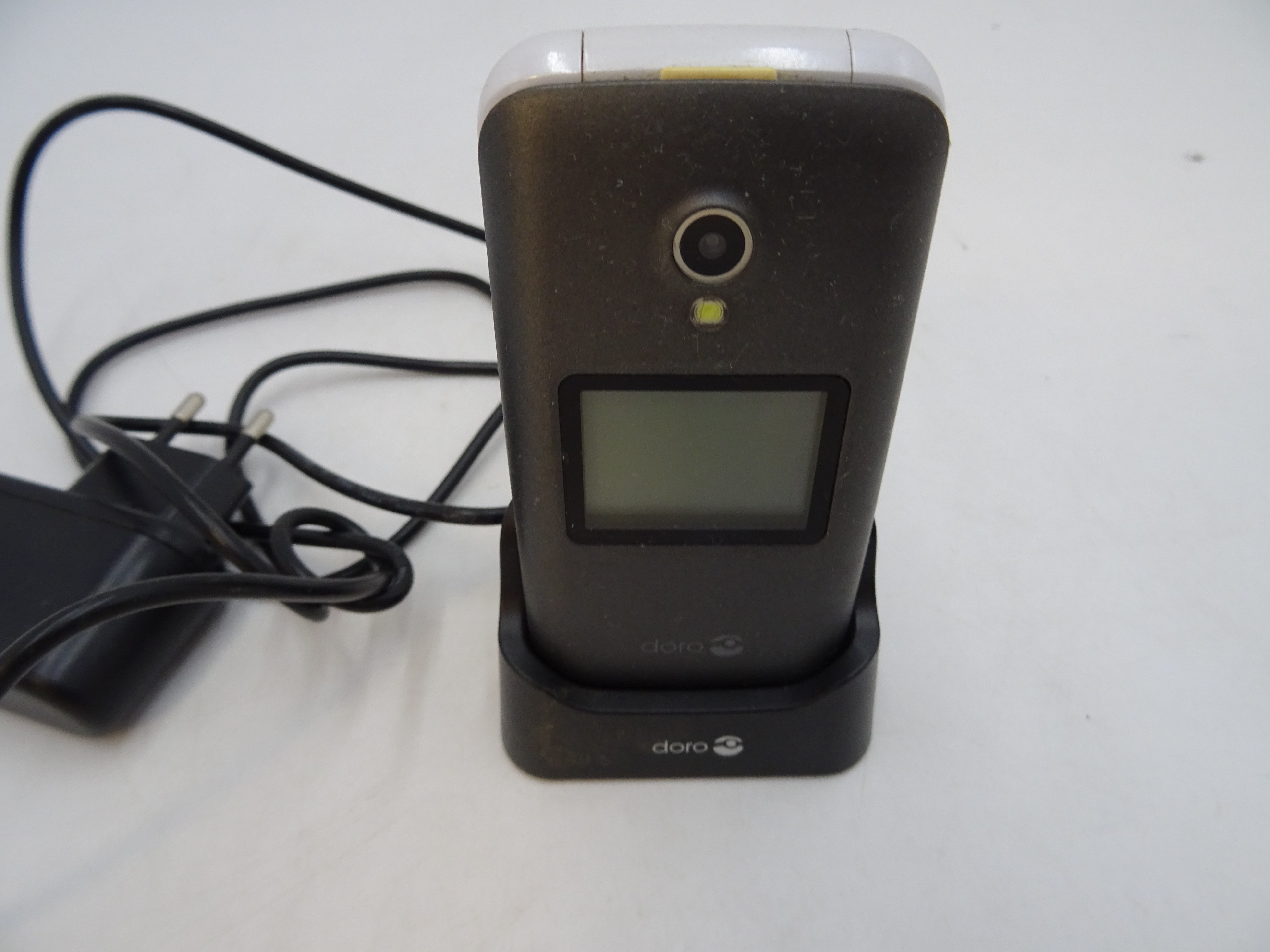 Voir photo 2 de Téléphone portable DORO 2424. Téléphone portable DORO 2424. Bon état reconditionné photo 2