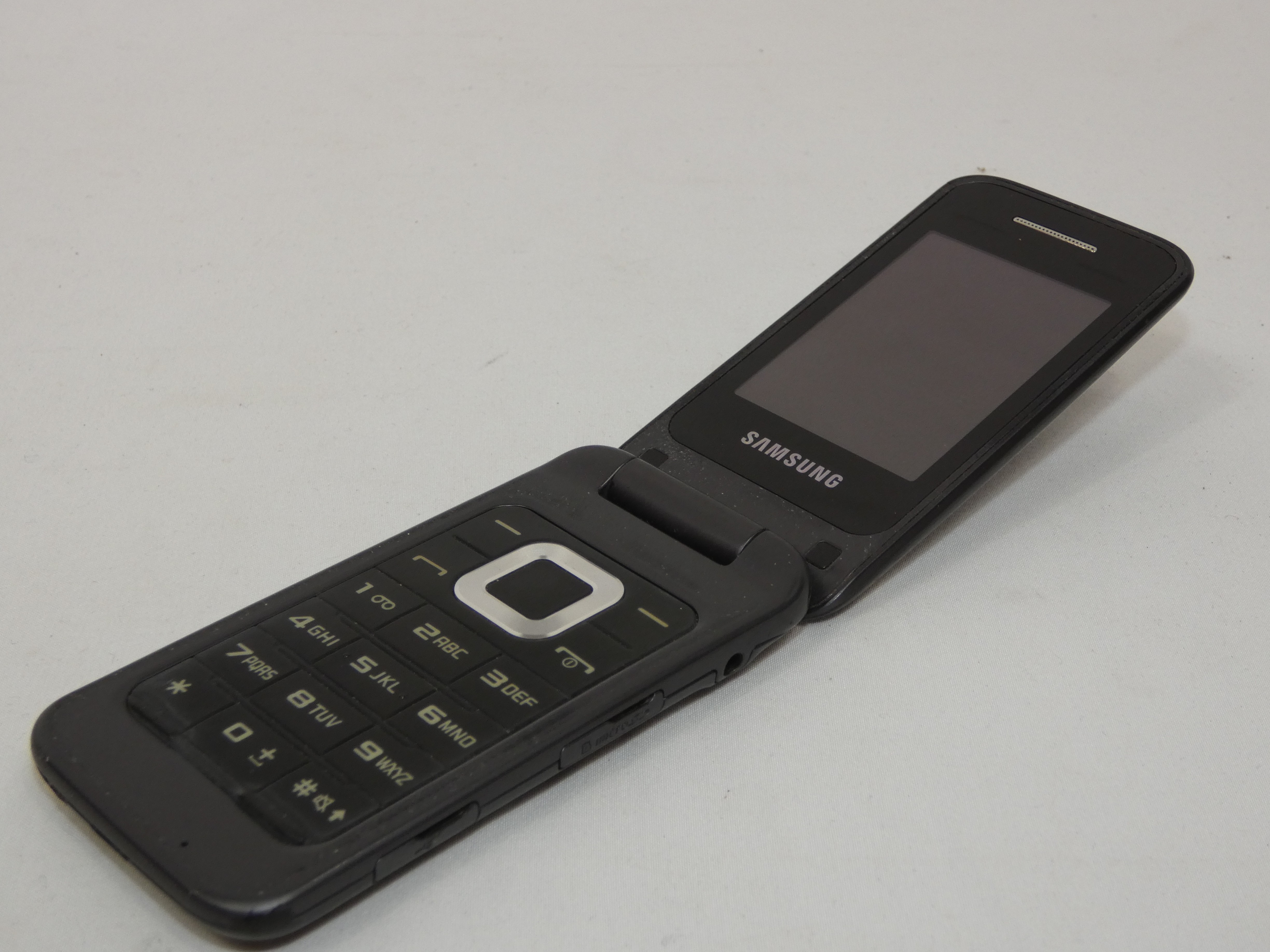 Voir photo 2 de Téléphone portable SAMSUNG C3590 (Pour pièces) Téléphone portable SAMSUNG C3590 (Pour pièces) état correct reconditionné photo 2