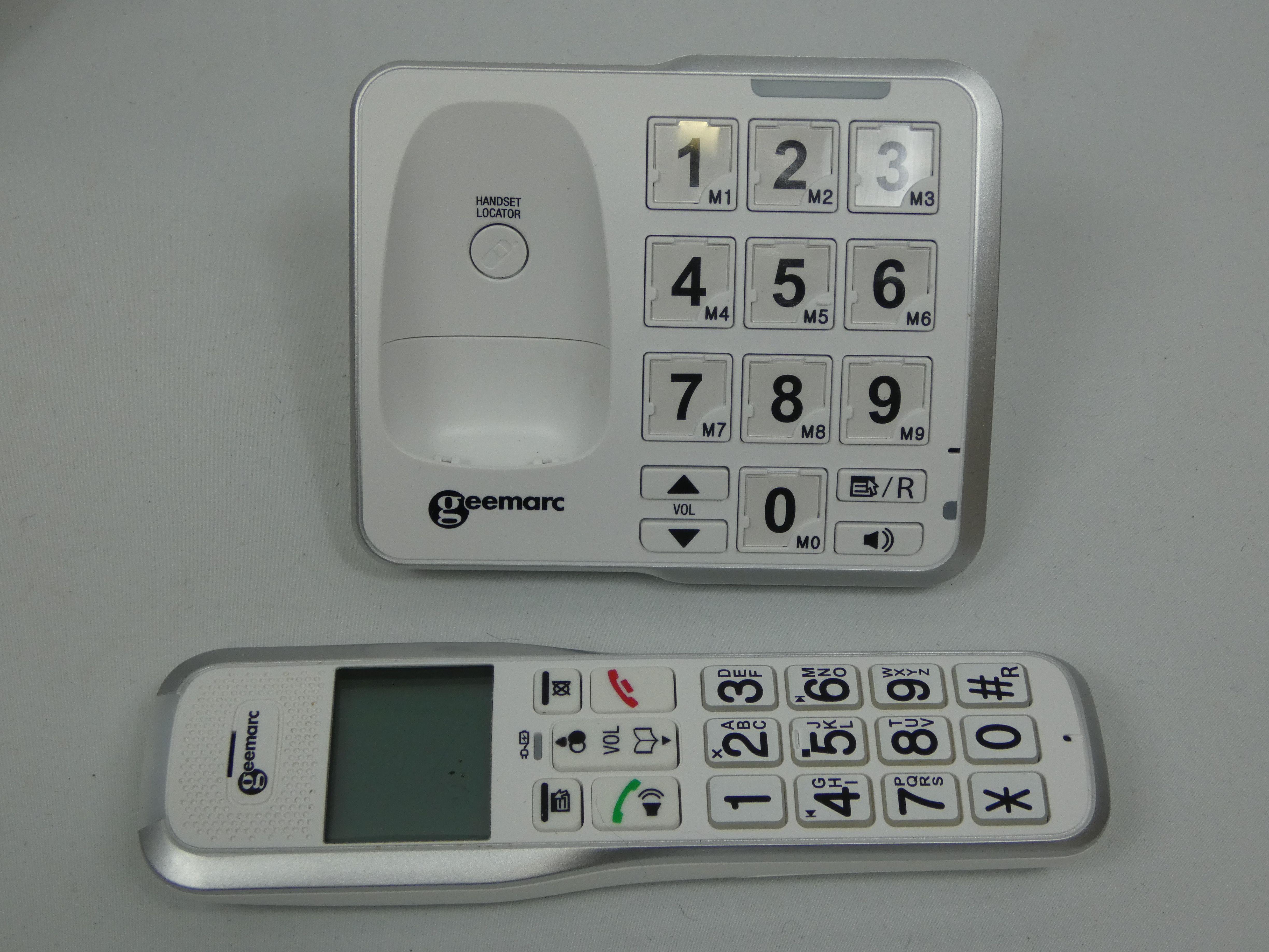 Voir photo 3 de Téléphone sans fil amplifié Amplidect 595 Photo Téléphone sans fil amplifié Amplidect 595 Photo Parfait état reconditionné photo 3