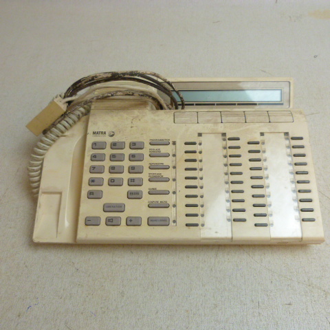 Téléphones Matra Greftel Vintage(Lot de 3) Couleur Crème État correct - alternatives disponibles sur Dero Téléphones Matra Greftel Vintage(Lot de 3) Couleur Crème État correct reconditionné (offre indisponible)