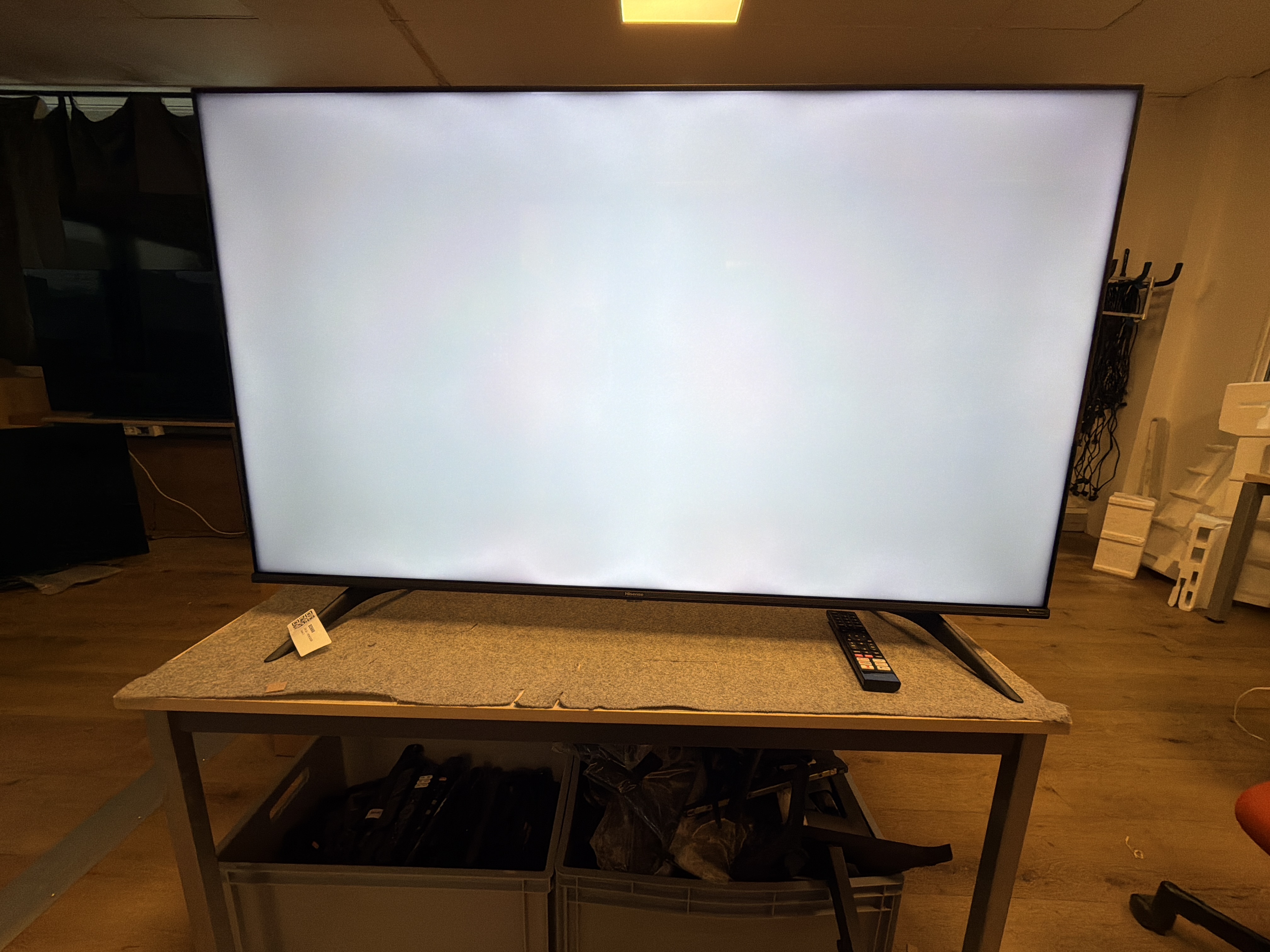 Téléviseur LED HISENSE 55A6BG Parfait état - 419,00 € Téléviseur LED HISENSE 55A6BG Parfait état Hisense reconditionné disponible sur Underdog