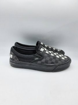 Acheter Tennis VANS noires et grises de seconde main - 25,00 € Tennis VANS noires et grises de seconde main Vans reconditionné disponible sur Claquettes Market