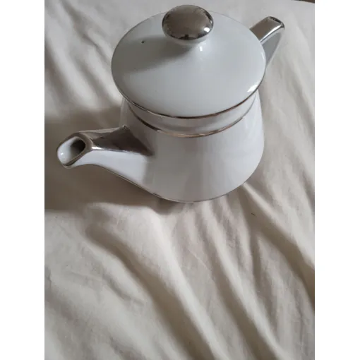Acheter Theiere B&c Vintage Porcelaine De Limoges 8/10 occasion - 14,90 € Theiere B&c Vintage Porcelaine De Limoges 8/10 occasion reconditionné disponible sur Rakuten