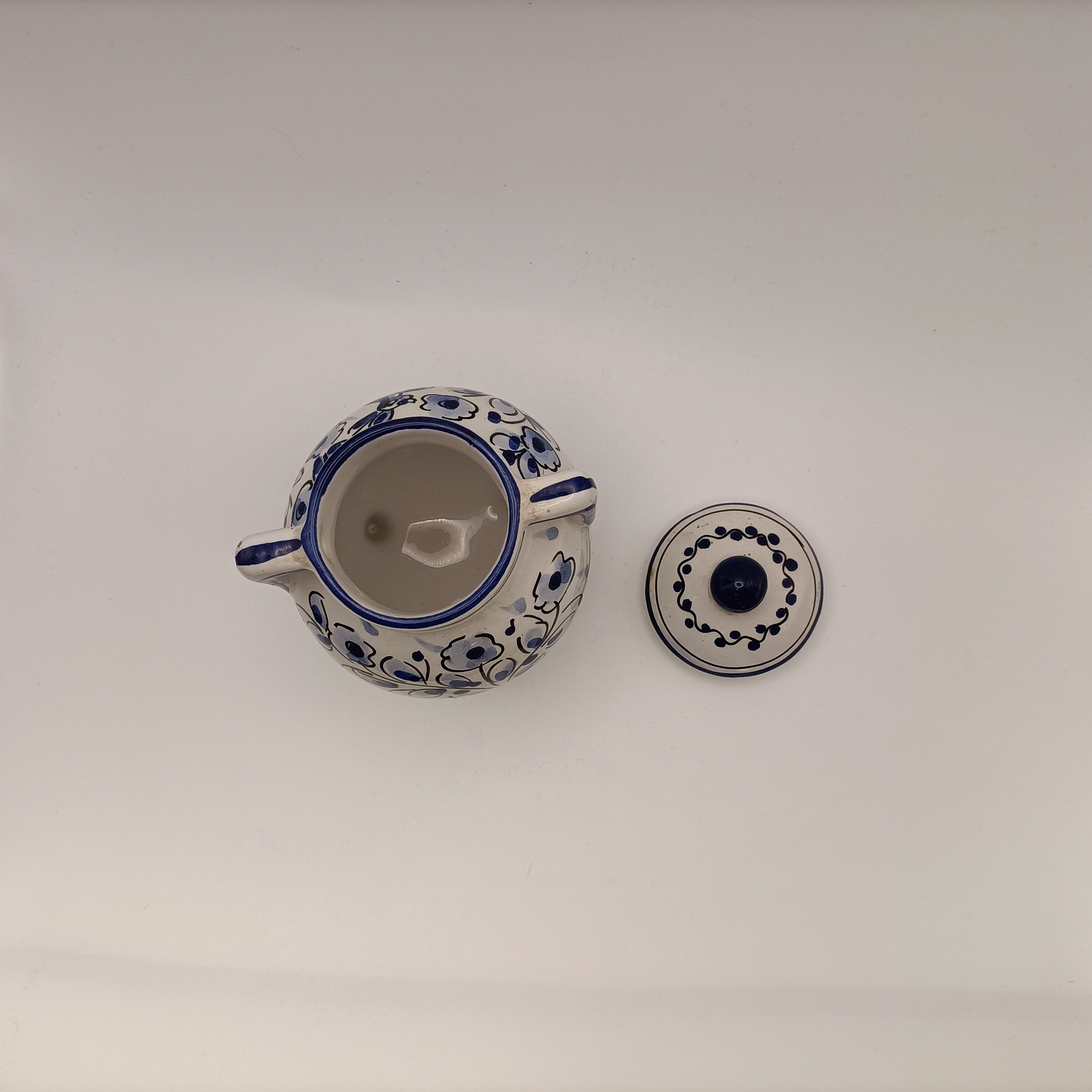 Voir photo 8 de Théière décorative Aresta Portugal faïence bleue blanche style XVII floral Théière décorative Aresta Portugal faïence bleue blanche style XVII floral reconditionné photo 8