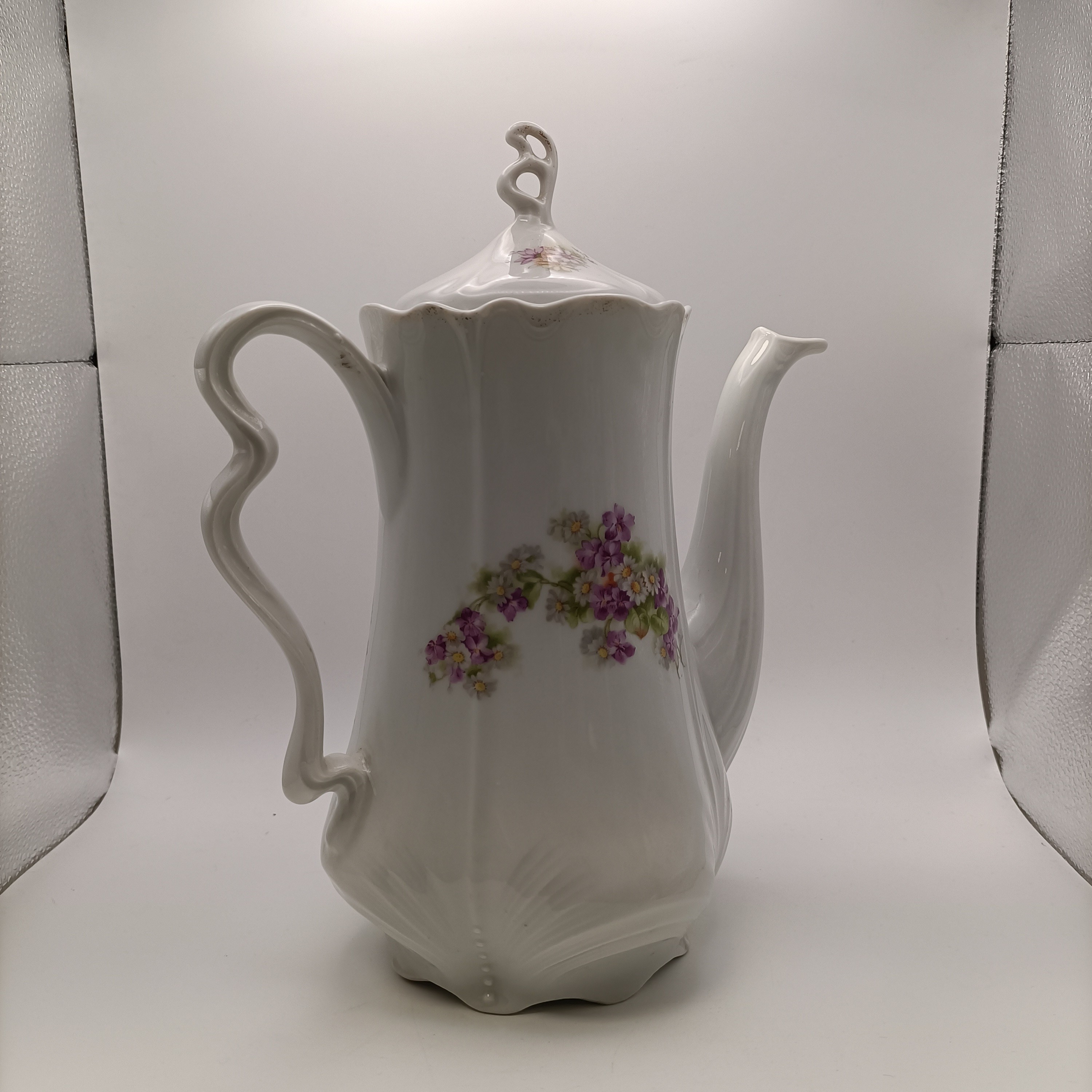 Voir photo 9 de Théière en faïence fleurie blanche vintage service café porcelaine décor floral Théière en faïence fleurie blanche vintage service café porcelaine décor floral reconditionné photo 9