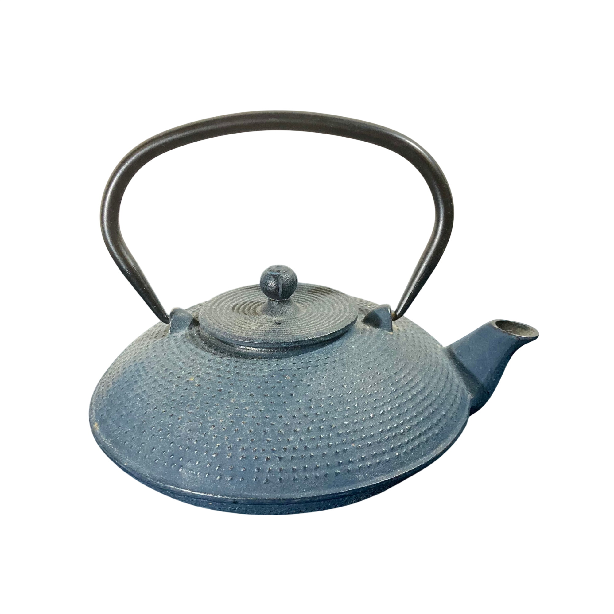 Acheter Théière Japonaise en Fonte Émaillée – Style Traditionnel "Arare" Bon état - 10,00 € Théière Japonaise en Fonte Émaillée – Style Traditionnel "Arare" Bon état reconditionné disponible sur Label Emmaüs