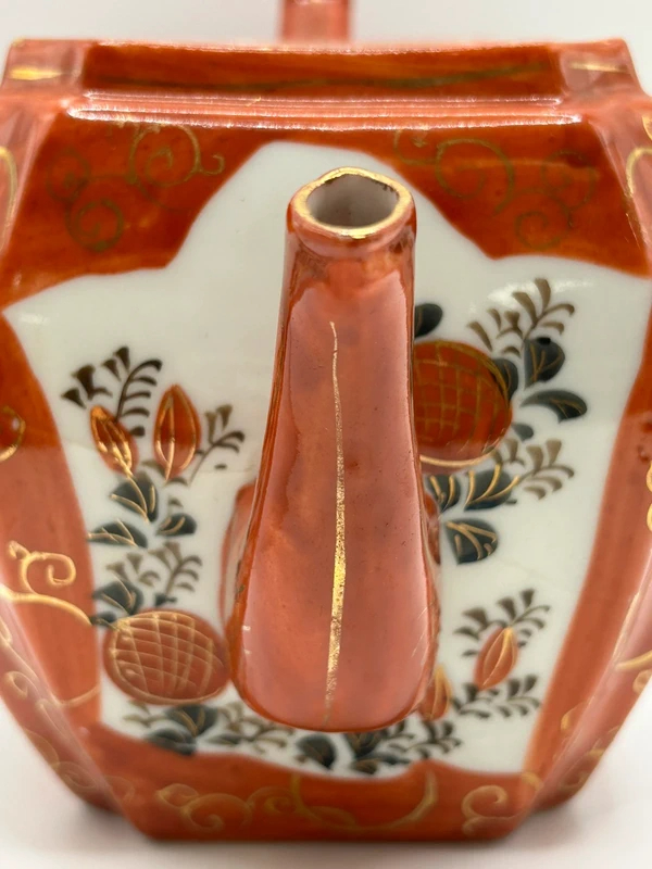 Voir photo 10 de Théière japonaise Kutani Aka-e Kinrande en porcelaine décor oiseaux fleurs vintage Théière japonaise Kutani Aka-e Kinrande en porcelaine décor oiseaux fleurs vintage Très bon état reconditionné photo 10