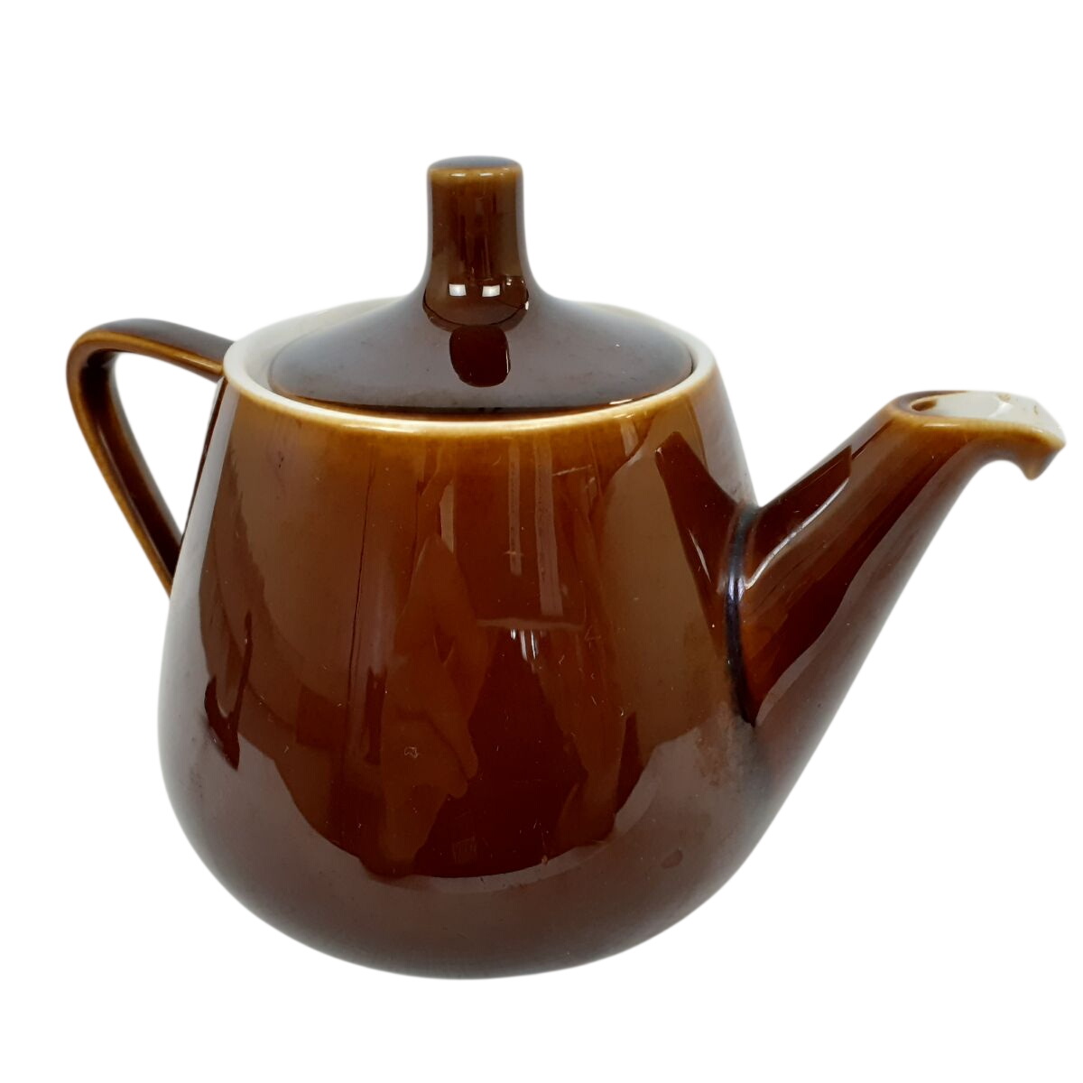 Théière marron Villeroy & Boch - Années 70 - Petit modèle Très bon état - 12,00 € Théière marron Villeroy & Boch - Années 70 - Petit modèle Très bon état reconditionné disponible sur Label Emmaüs