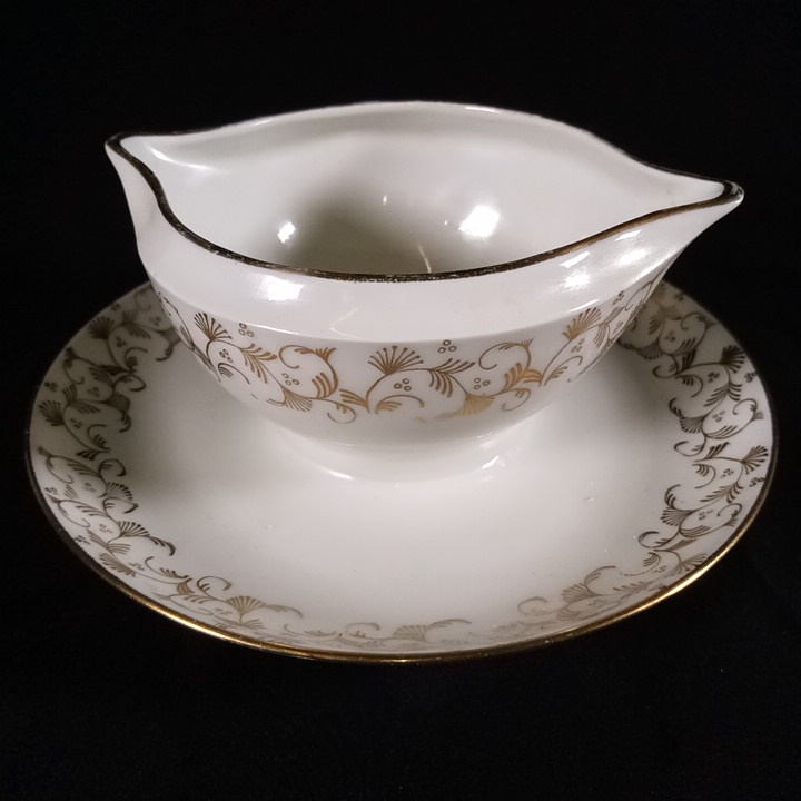 Voir photo 4 de Théière, pot, petite cruche, saucier, M & S, fabriqué en Berry avec pâte de Limoges Théière, pot, petite cruche, saucier, M & S, fabriqué en Berry avec pâte de Limoges Bon état reconditionné photo 4
