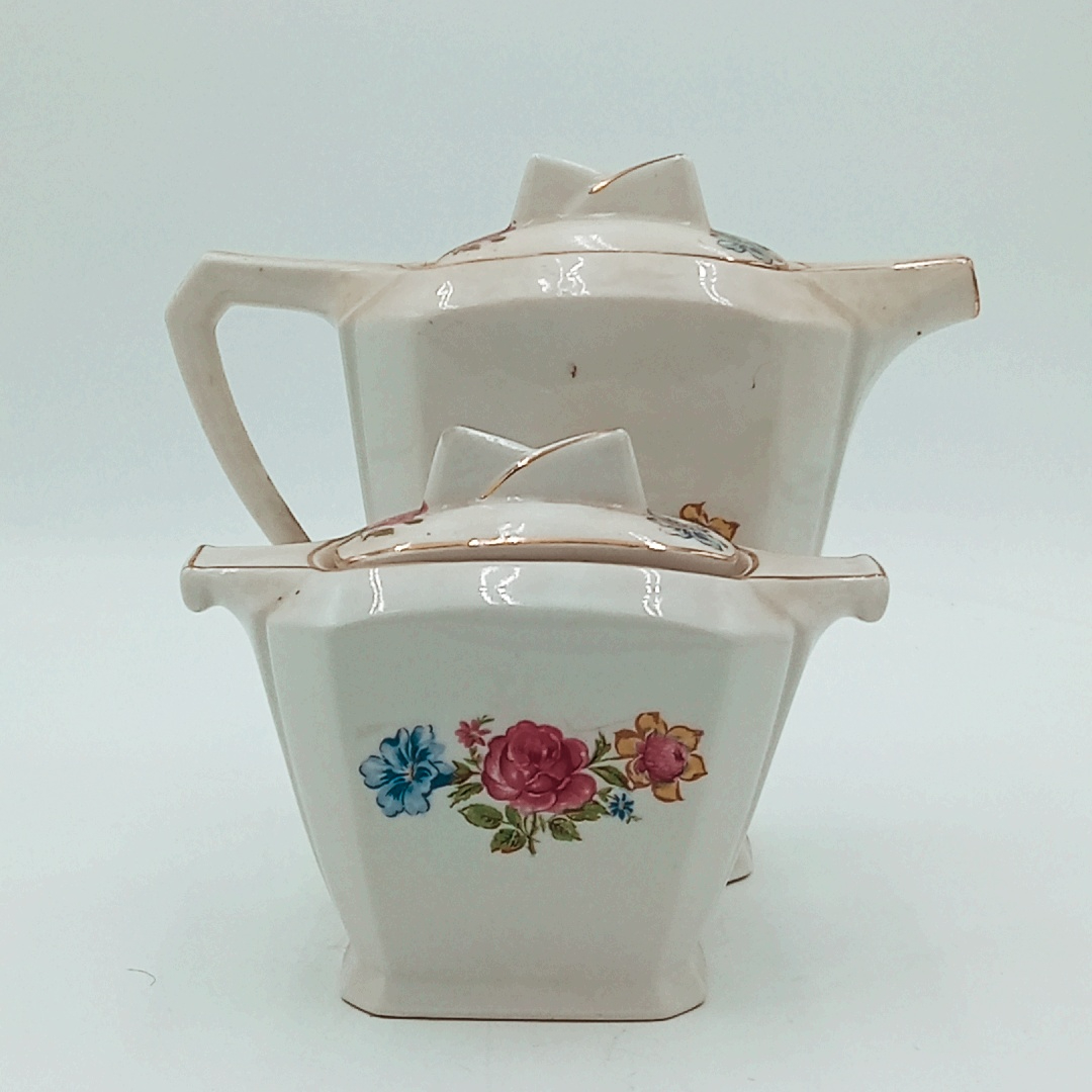 Théière + sucrière + cuillère - Porcelaine Très bon état - alternatives disponibles sur Dero Théière + sucrière + cuillère - Porcelaine Très bon état reconditionné (offre indisponible)