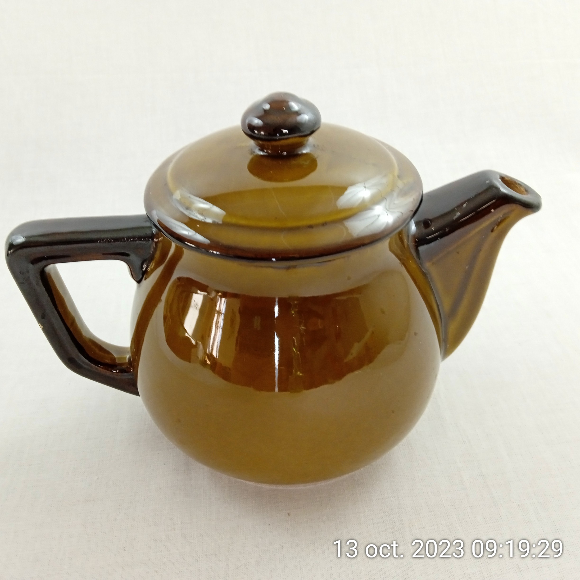 Voir photo 3 de Théière verseuse en céramique poterie numéroté Théière verseuse en céramique poterie numéroté Bon état reconditionné photo 3