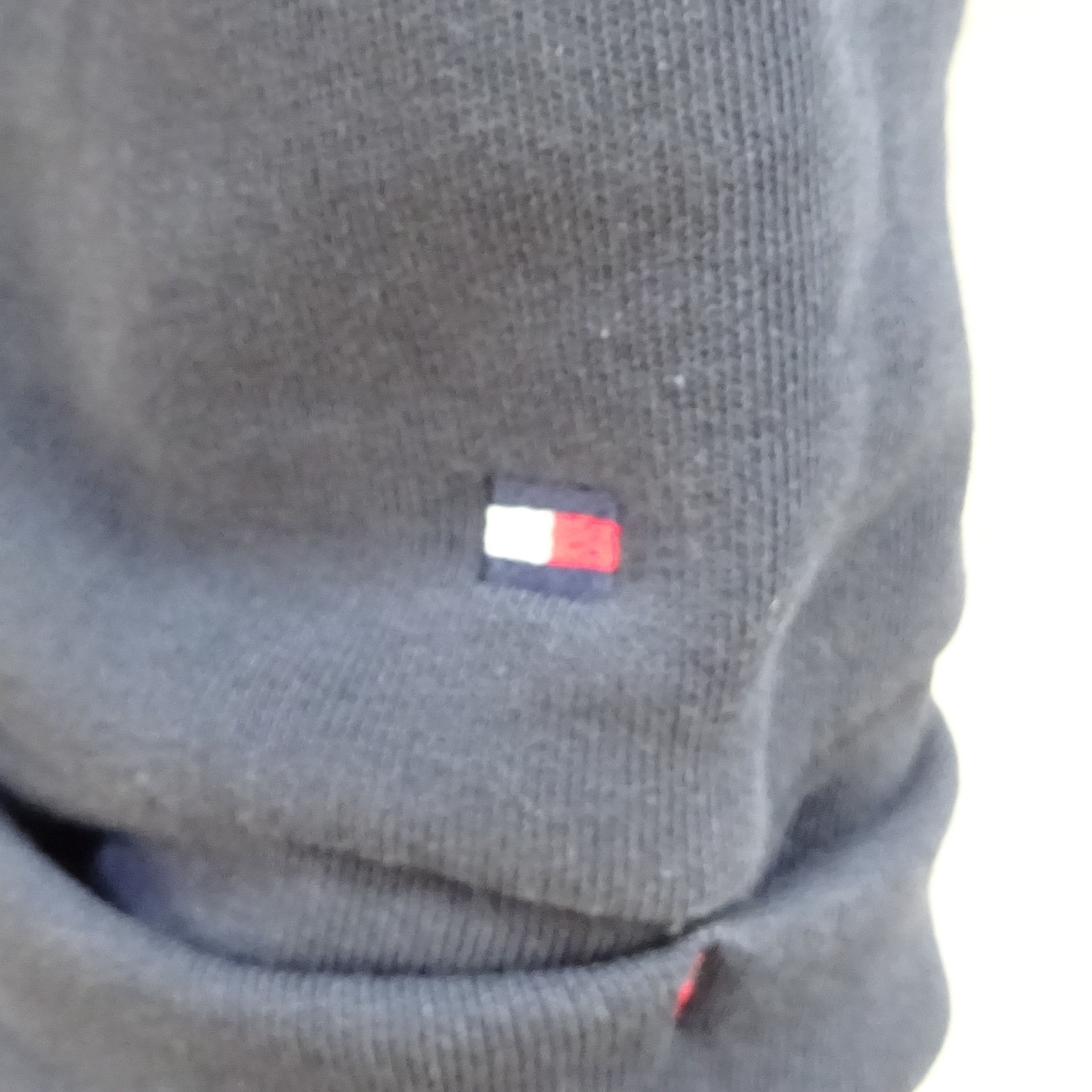 Voir photo 3 de TOMMY HILFIGER Pull femme taille S TOMMY HILFIGER Pull femme taille S Bon état reconditionné photo 3