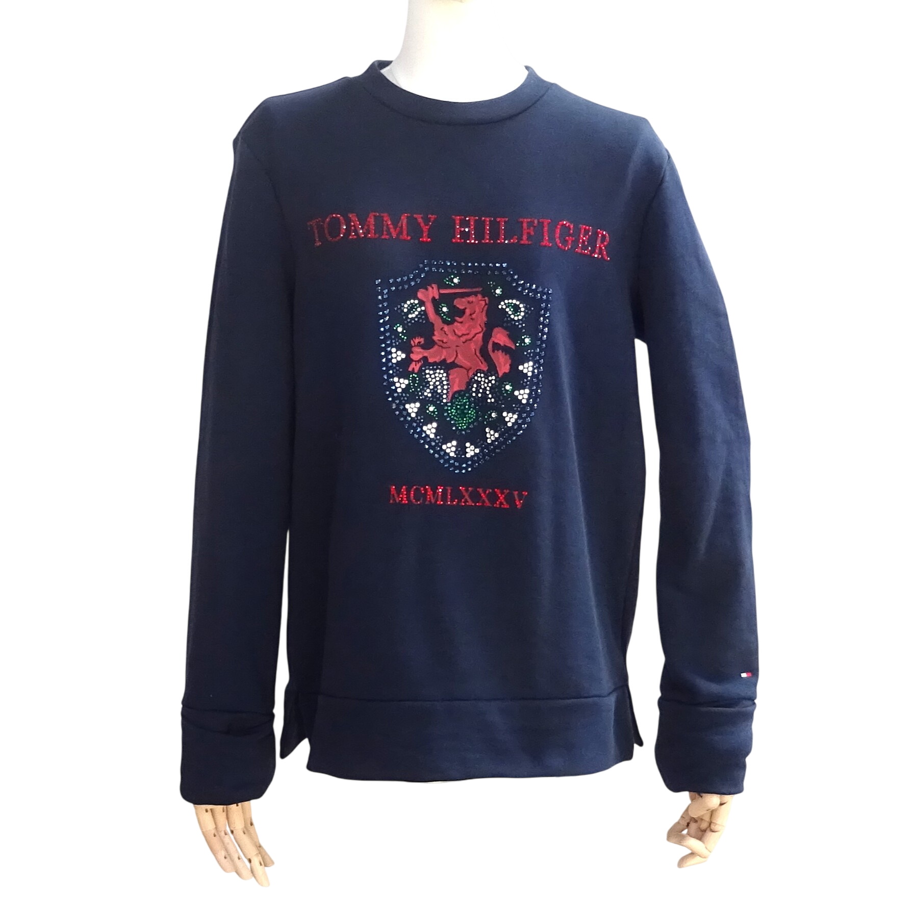 TOMMY HILFIGER Pull femme taille S Bon état - 15,00 € TOMMY HILFIGER Pull femme taille S Bon état reconditionné disponible sur Label Emmaüs