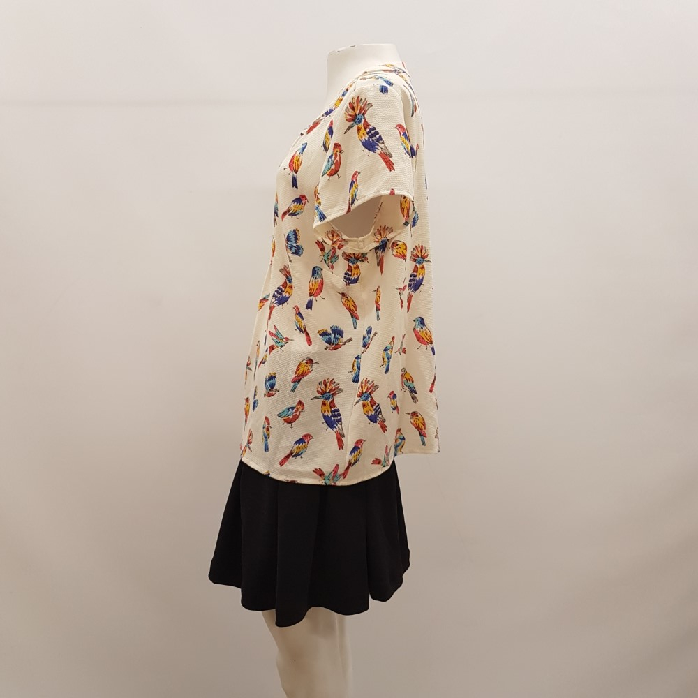Voir photo 2 de Top écru / motifs oiseaux - SCOTTAGE - Taille 4 Top écru / motifs oiseaux - SCOTTAGE - Taille 4 Très bon état reconditionné photo 2