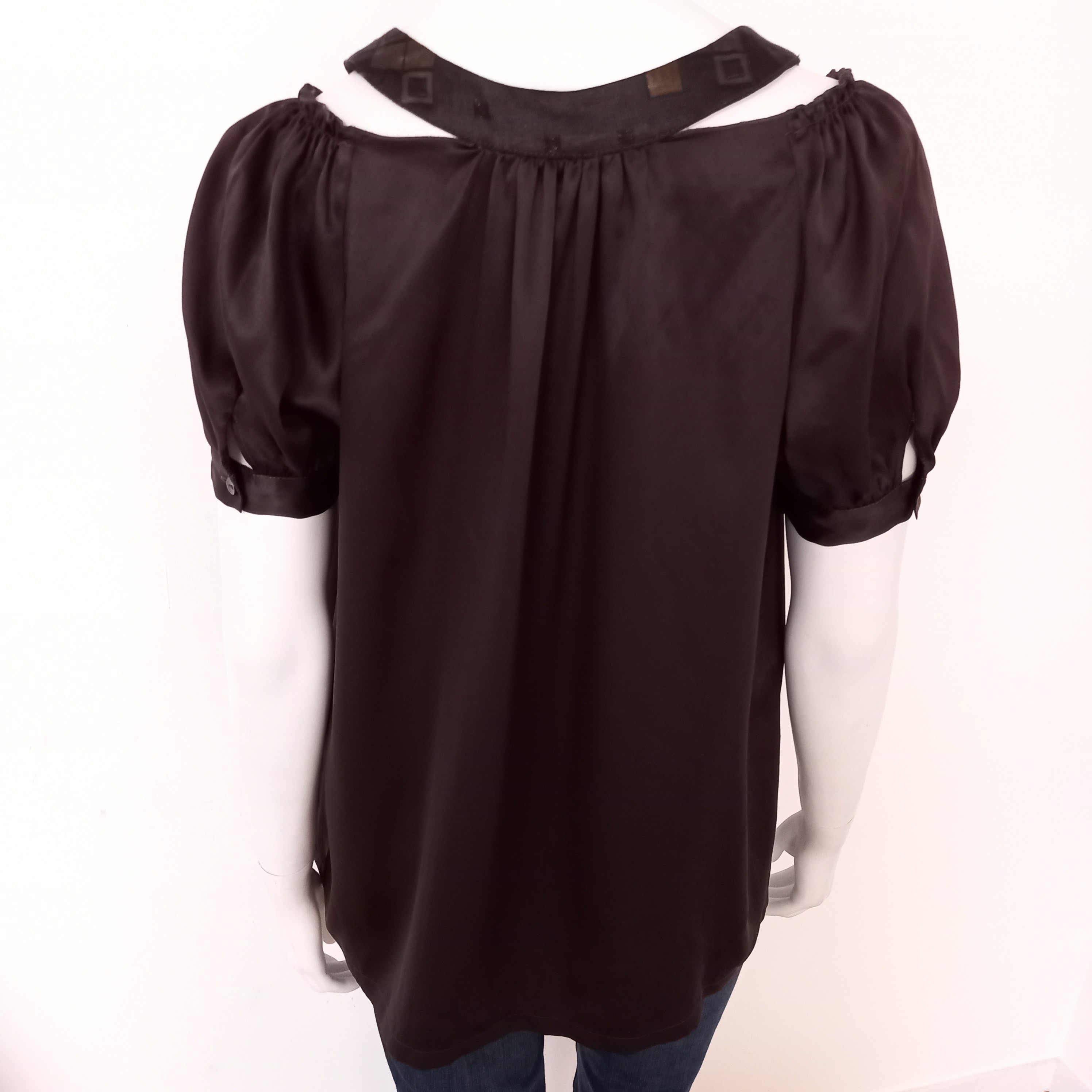 Voir photo 2 de Top épaule dénudé marron satiné Helena Sorel taille 36 Top épaule dénudé marron satiné Helena Sorel taille 36 Très bon état reconditionné photo 2