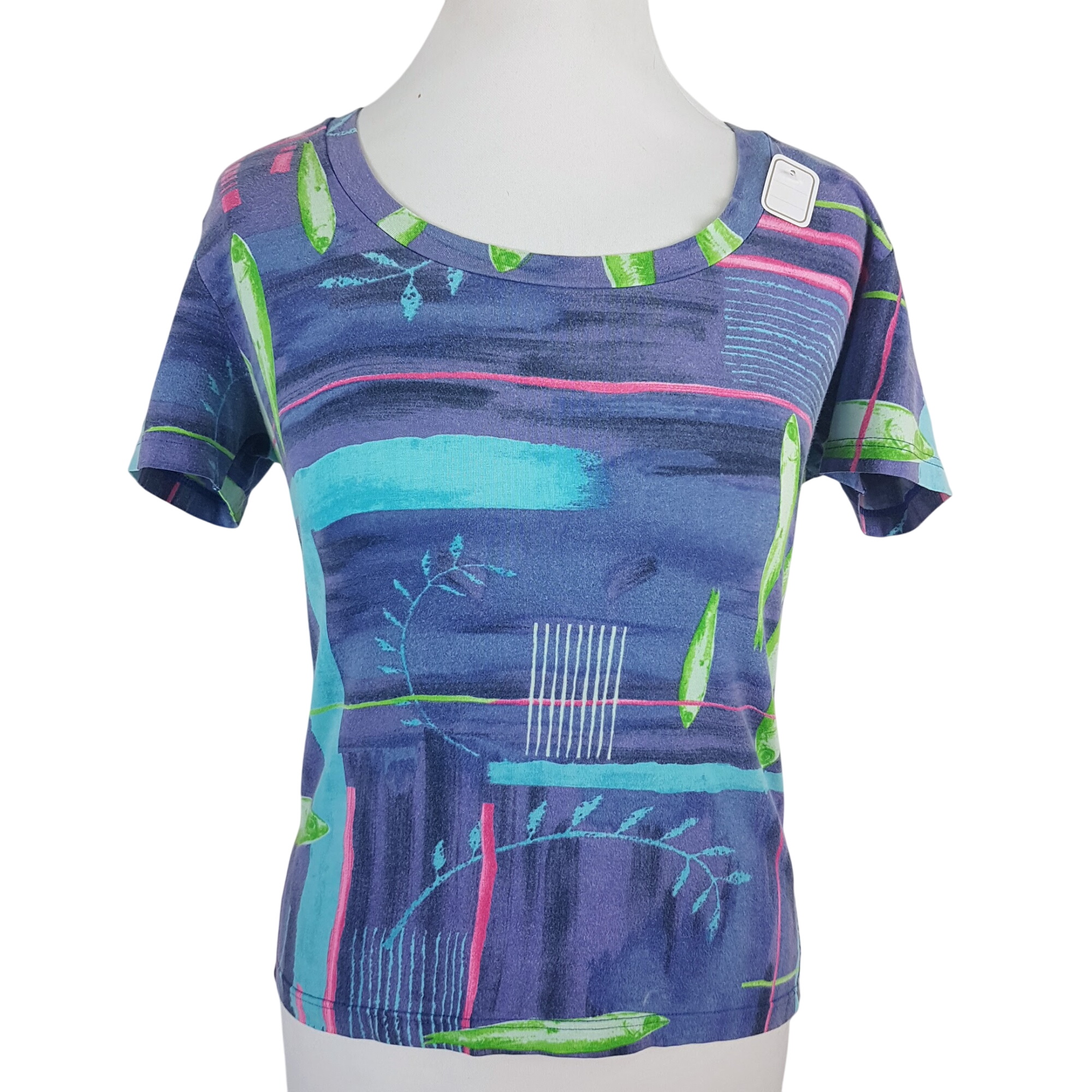Top - Kenzo Jungle - S (estimation) Bon état - 39,00 € Top - Kenzo Jungle - S (estimation) Bon état reconditionné disponible sur Label Emmaüs