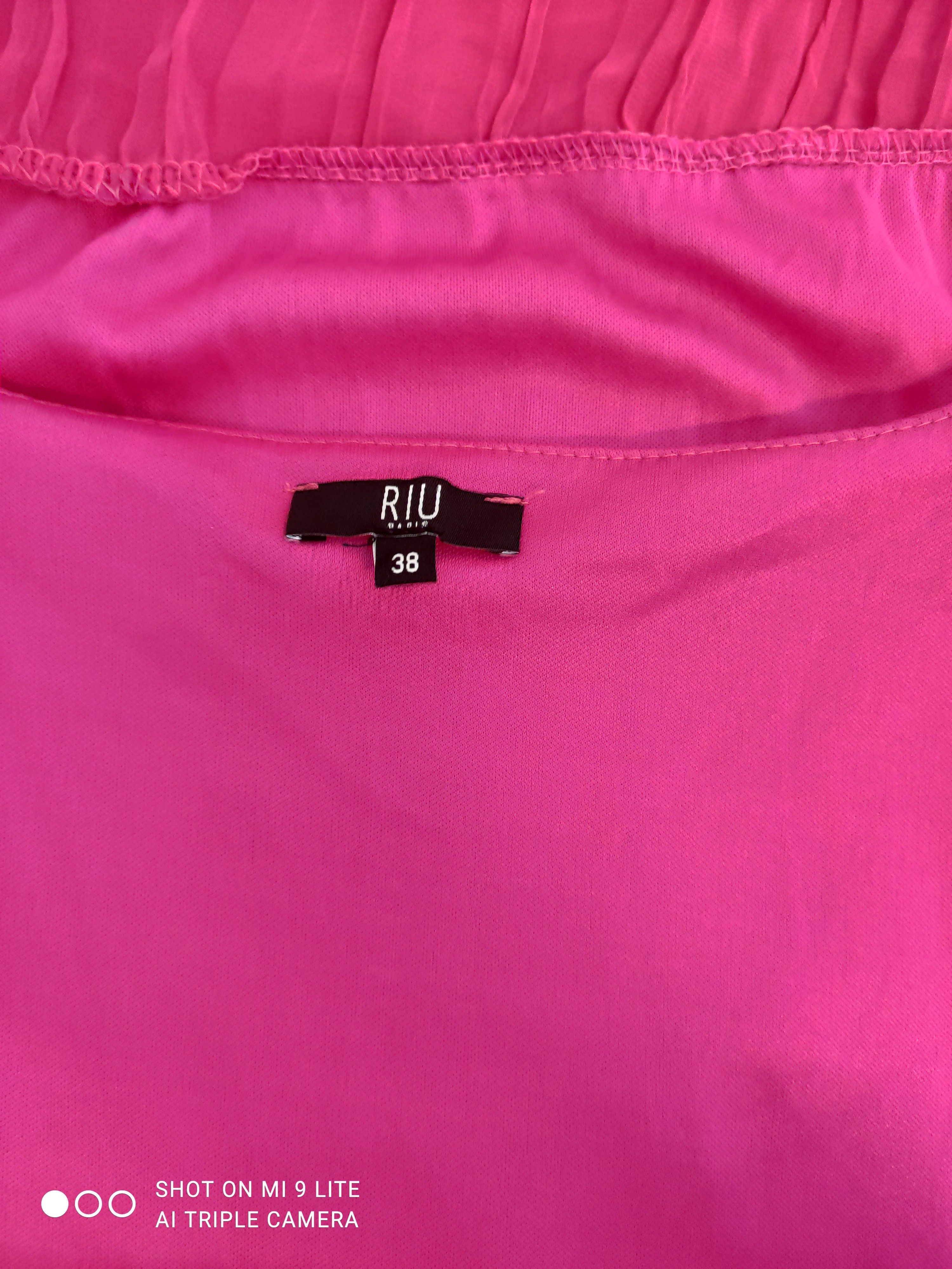 Voir photo 5 de Top rose plissé col V - RIU PARIS - Taille 38 Top rose plissé col V - RIU PARIS - Taille 38 Parfait état reconditionné photo 5