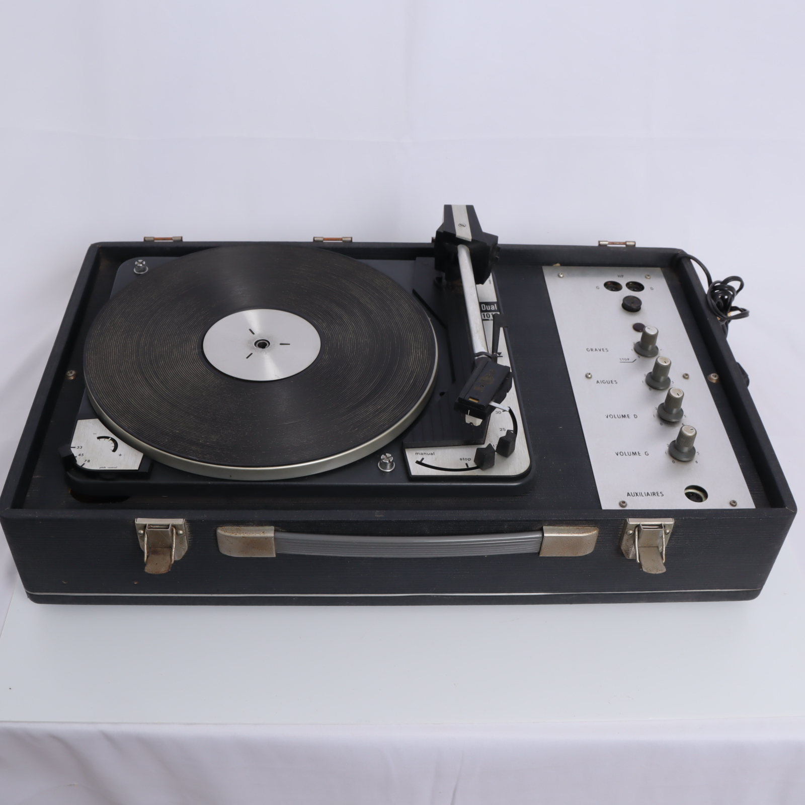 Voir photo 2 de Tourne-disque Vintage Dual 1010 - Platine Hi-Fi 3 vitesses - Fonctionnel | Dero Tourne-disque Vintage Dual 1010 - Platine Hi-Fi 3 vitesses - Fonctionnel Bon état reconditionné photo 2 | Dero