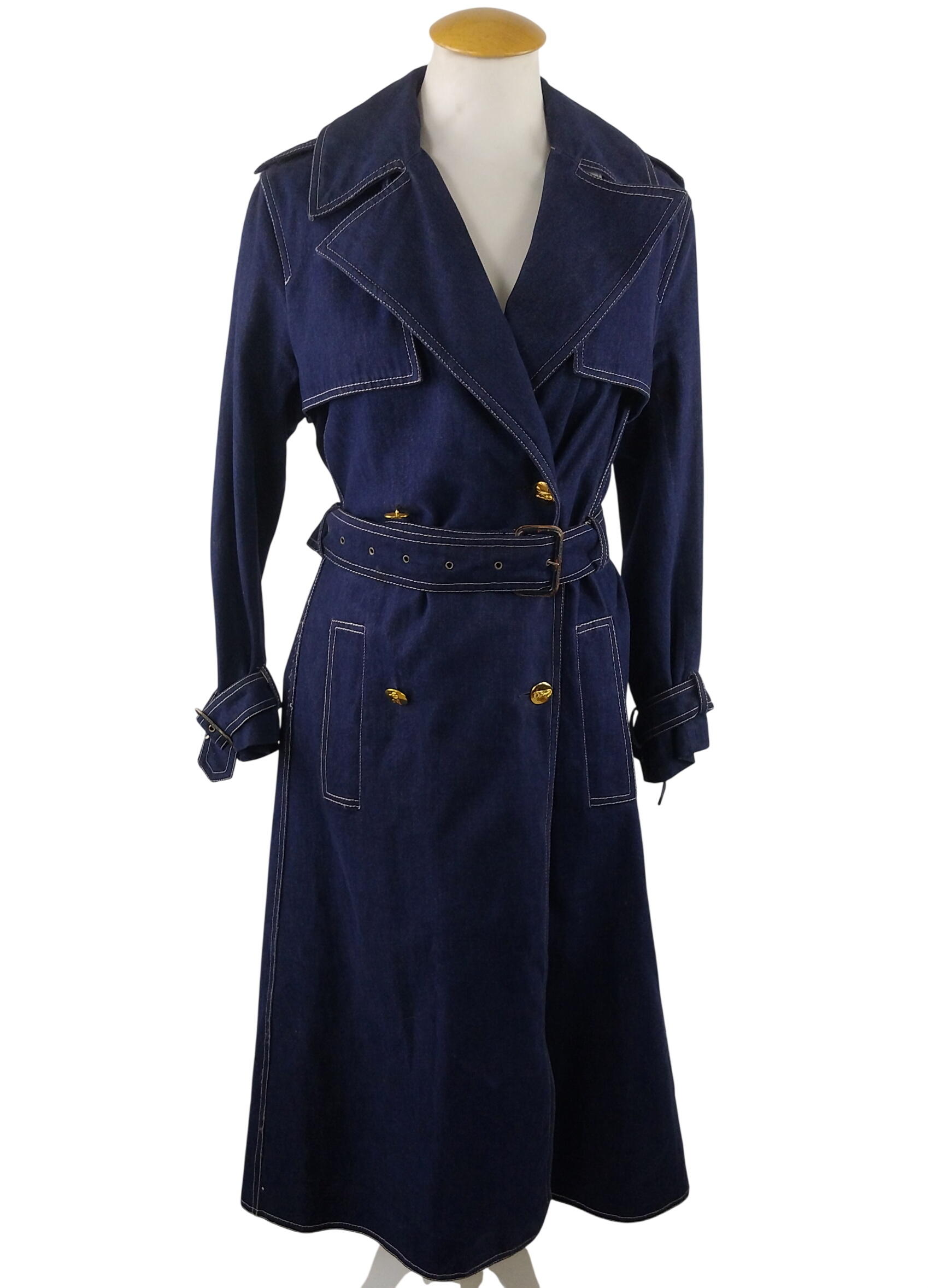Acheter Trench - CELINE SPORT - 38 (estimation) Bon état - 349,00 € Trench - CELINE SPORT - 38 (estimation) Bon état reconditionné disponible sur Label Emmaüs