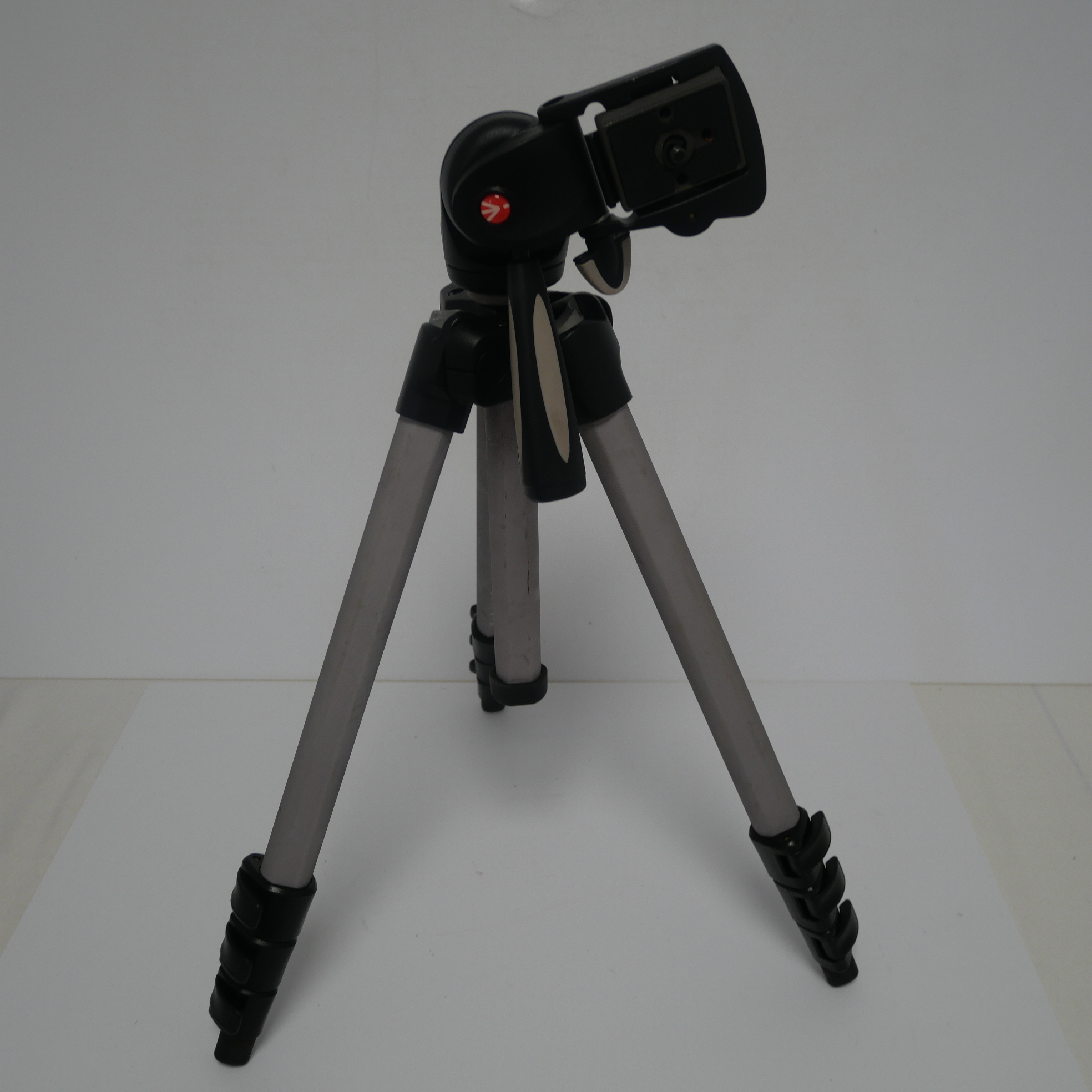Voir photo 2 de Trepied Manfrotto 390 mk394 h Trepied Manfrotto 390 mk394 h très bon état reconditionné photo 2