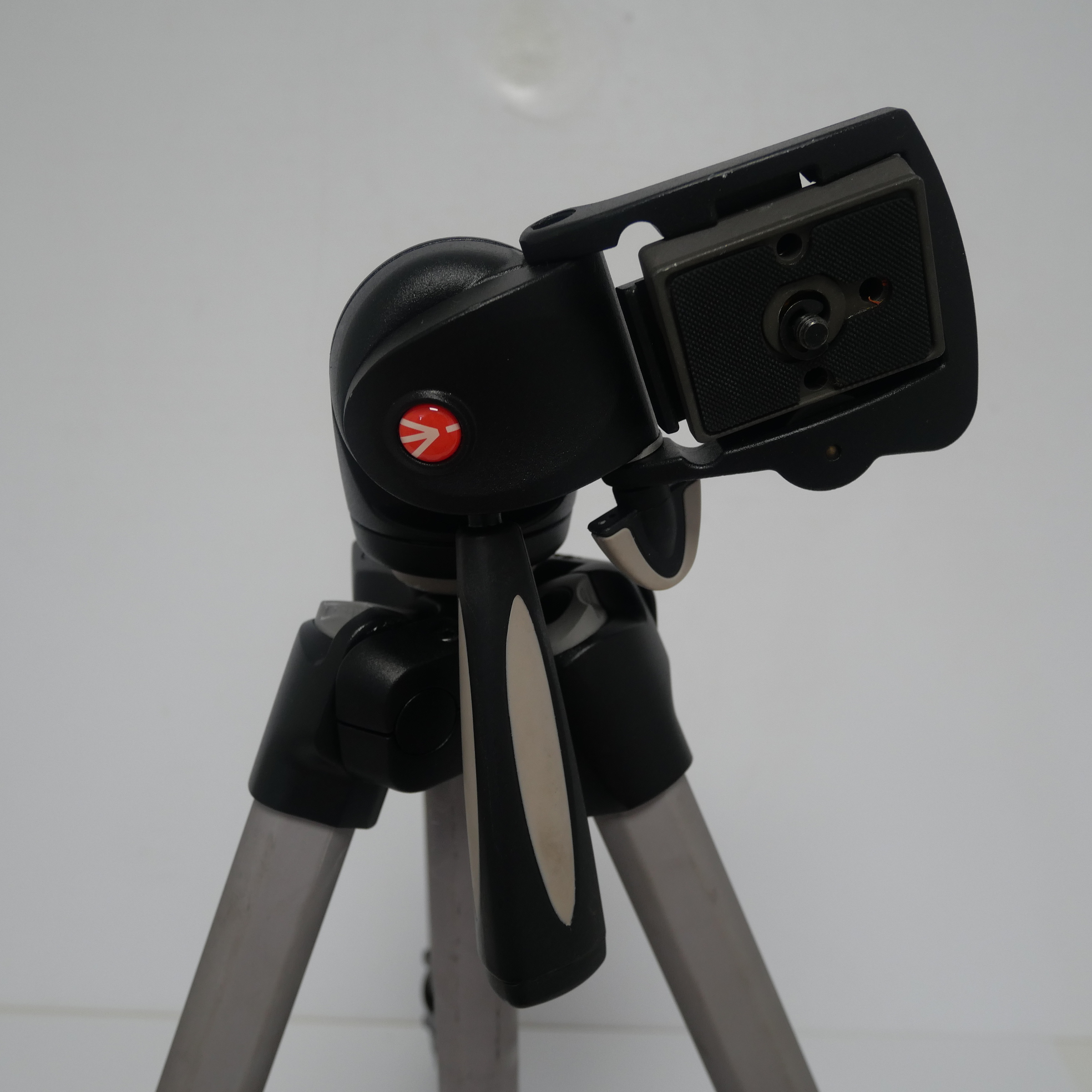 Voir photo 9 de Trepied Manfrotto 390 mk394 h Trepied Manfrotto 390 mk394 h très bon état reconditionné photo 9