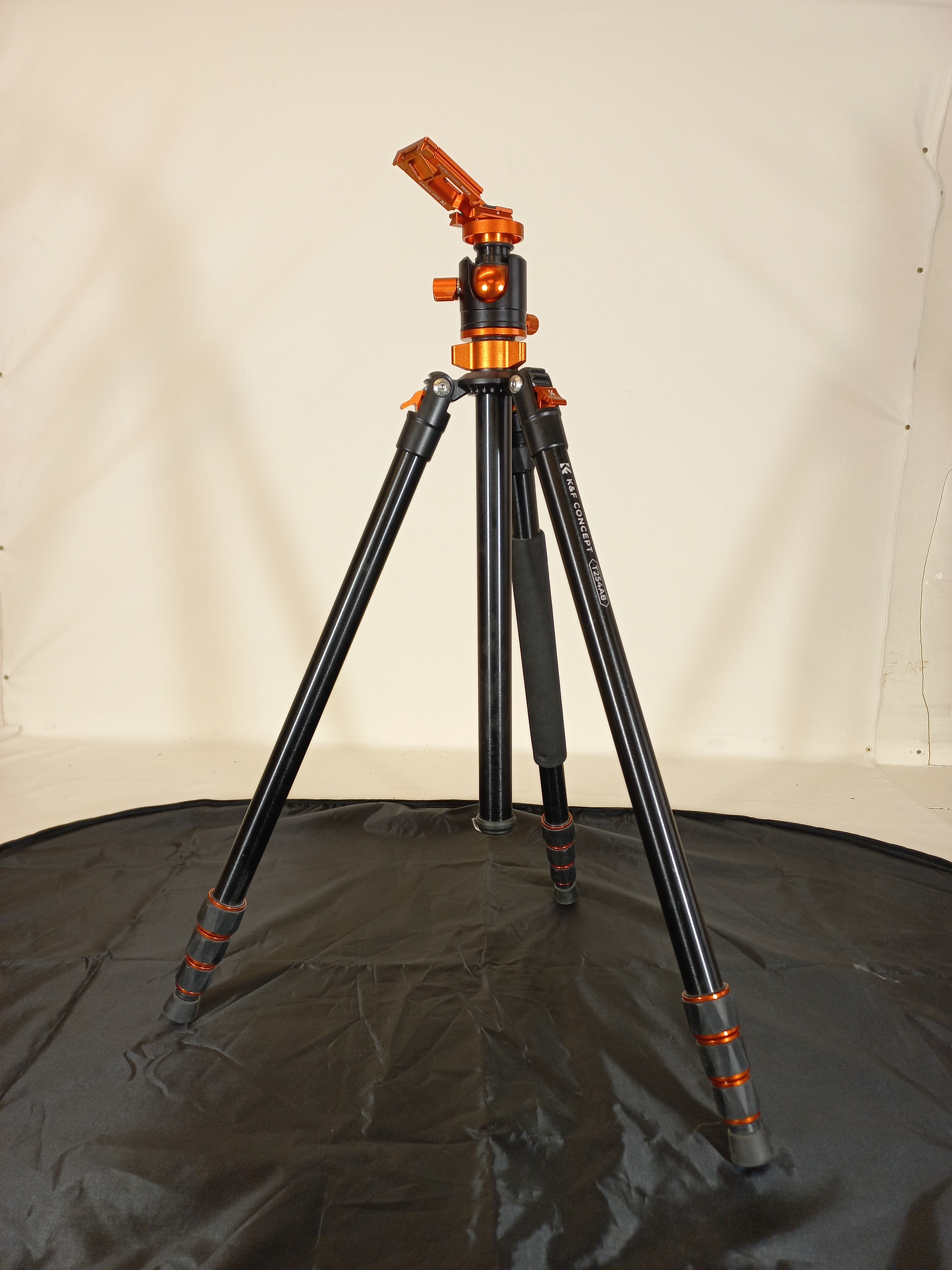 Voir photo 3 de Trépied photo en aluminium grande hauteur 200 cm avec colonne articulée et monopode détachable Trépied photo en aluminium grande hauteur 200 cm avec colonne articulée et monopode détachable Très bon état reconditionné photo 3