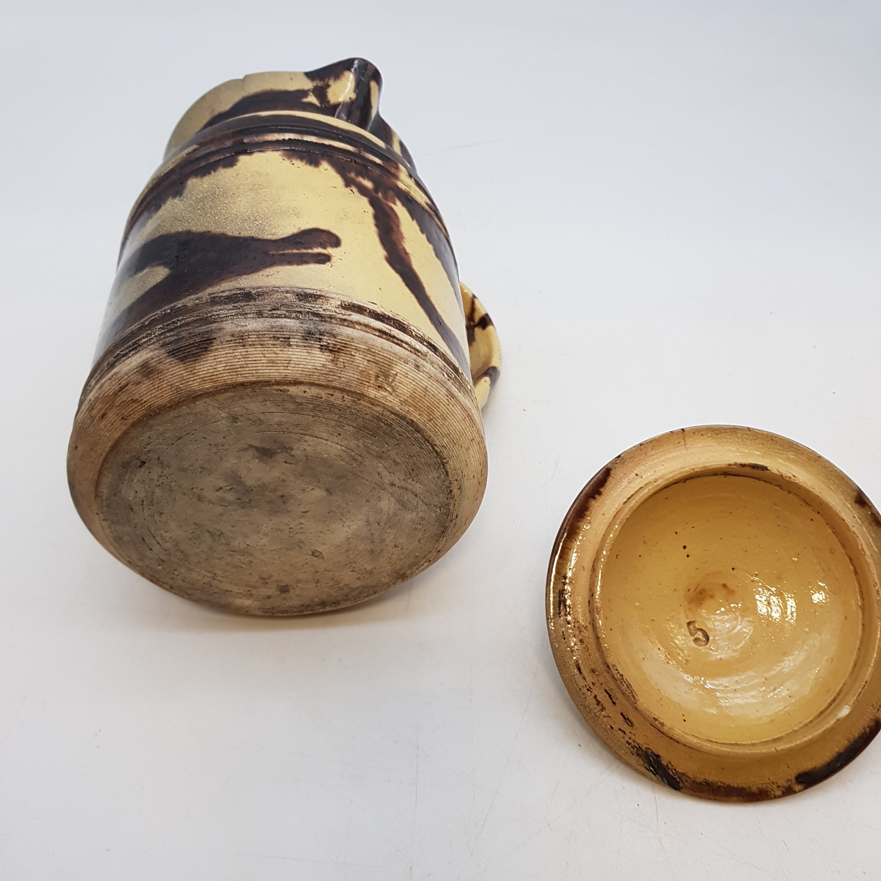 Voir photo 4 de Très beau et rare pichet avec son couvercle en céramique vernissé des Ateliers Dieulefit datant de fin 1800 Très beau et rare pichet avec son couvercle en céramique vernissé des Ateliers Dieulefit datant de fin 1800 Bon état reconditionné photo 4
