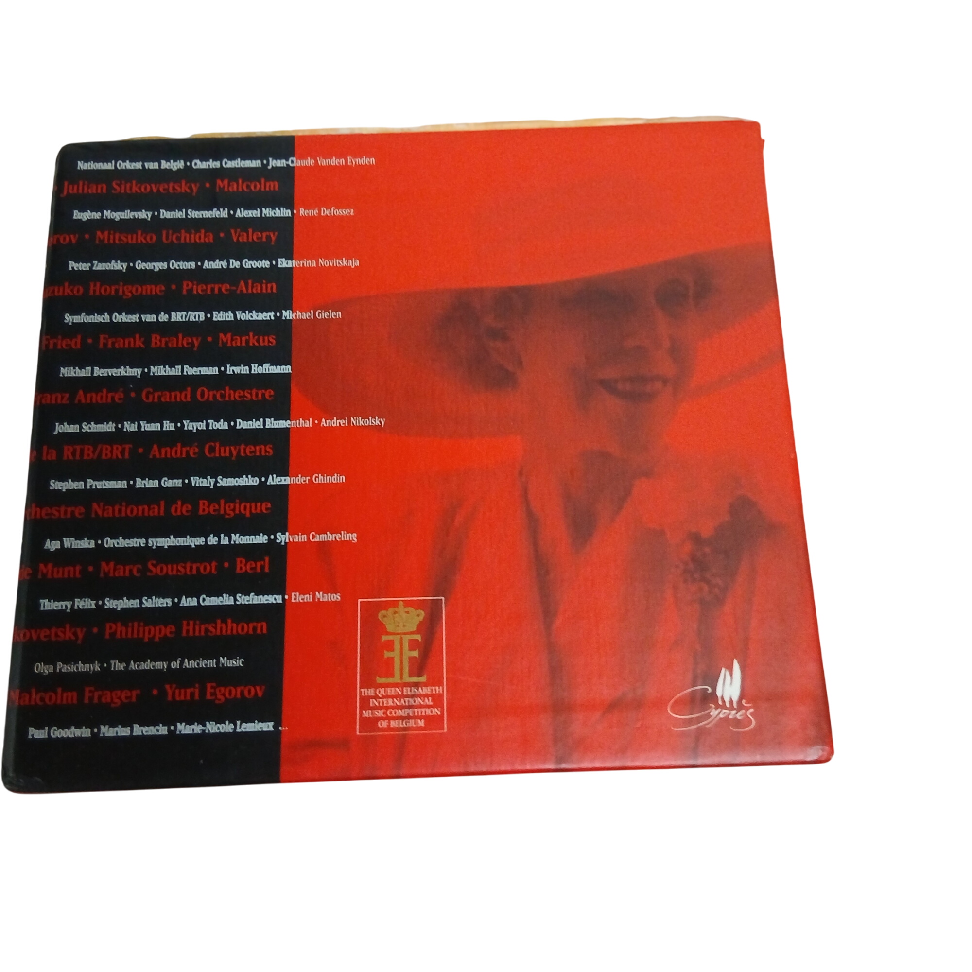 TRÈS JOLI COFFRETDE CLASSIQUE D ÉLISABETH DE BELGIQUE Bon état - 120,00 € TRÈS JOLI COFFRETDE CLASSIQUE D ÉLISABETH DE BELGIQUE Bon état reconditionné disponible sur Label Emmaüs