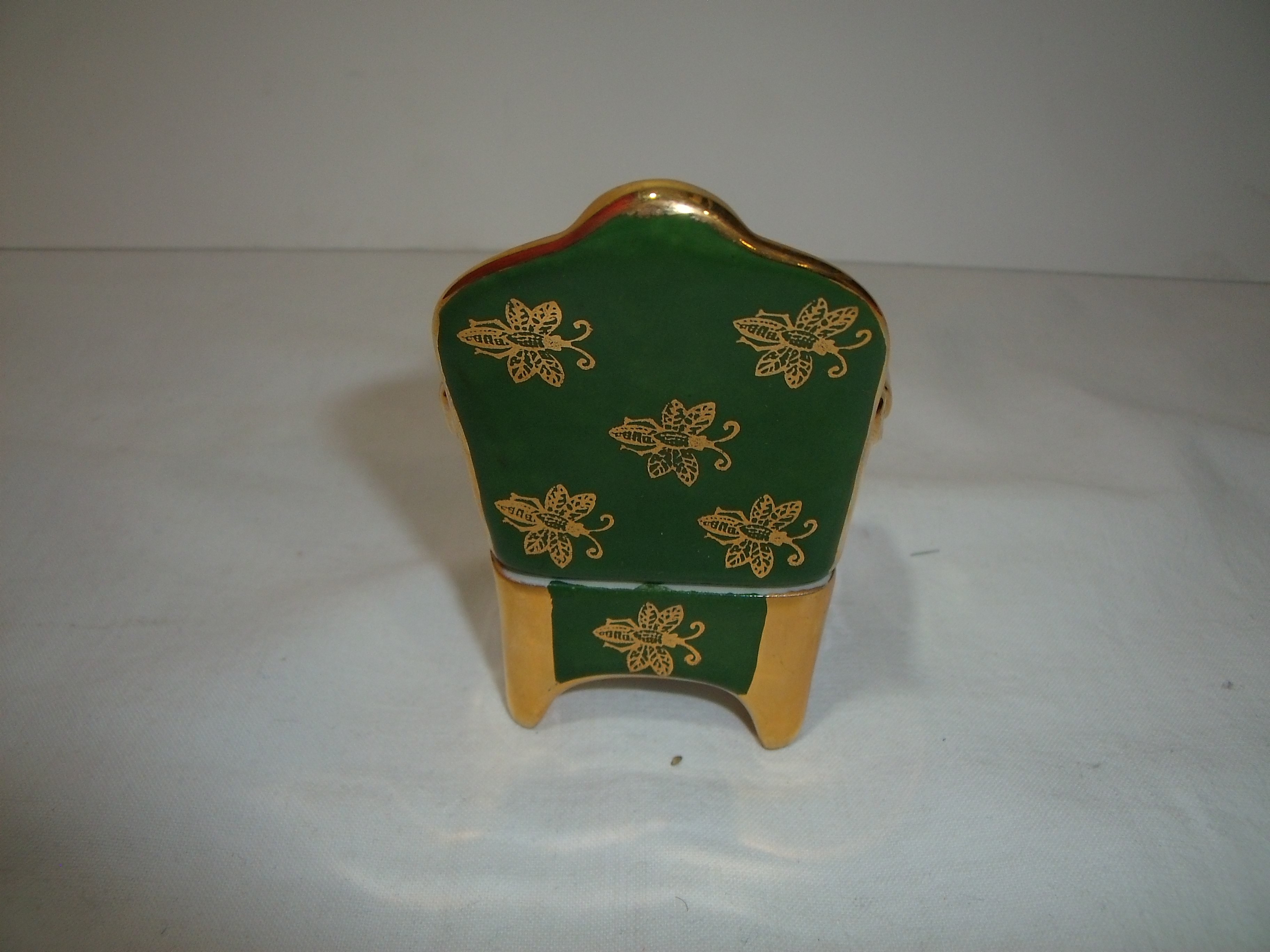 Voir photo 7 de Trio de petites boîtes en forme de chaise , de cœur et de piano représentant "Napoléon et Joséphine" Trio de petites boîtes en forme de chaise , de cœur et de piano représentant "Napoléon et Joséphine" Très bon état reconditionné photo 7
