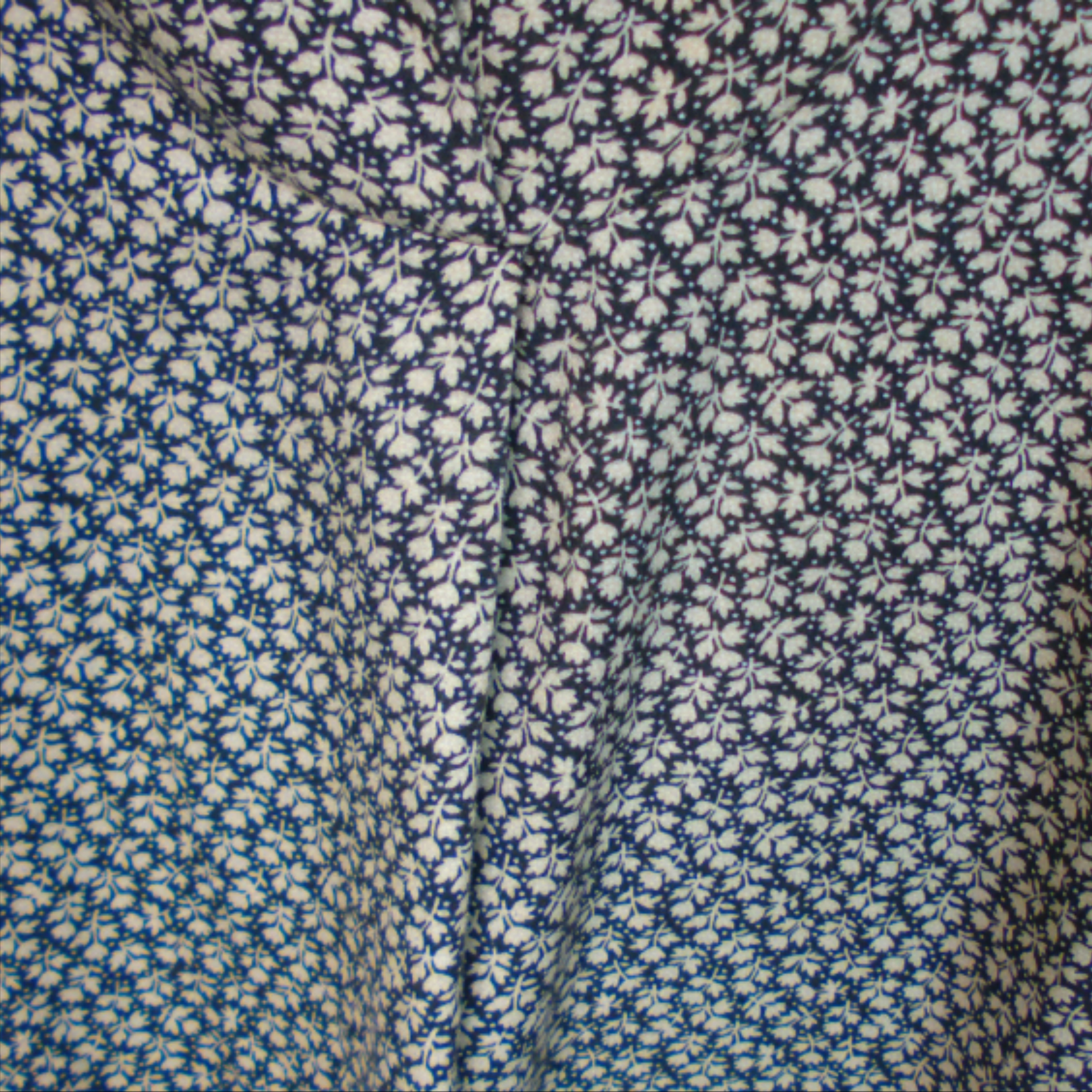 Voir photo 3 de Tunique AKOZ, feuilles sur fond bleu marine, taille M Tunique AKOZ, feuilles sur fond bleu marine, taille M Très bon état reconditionné photo 3