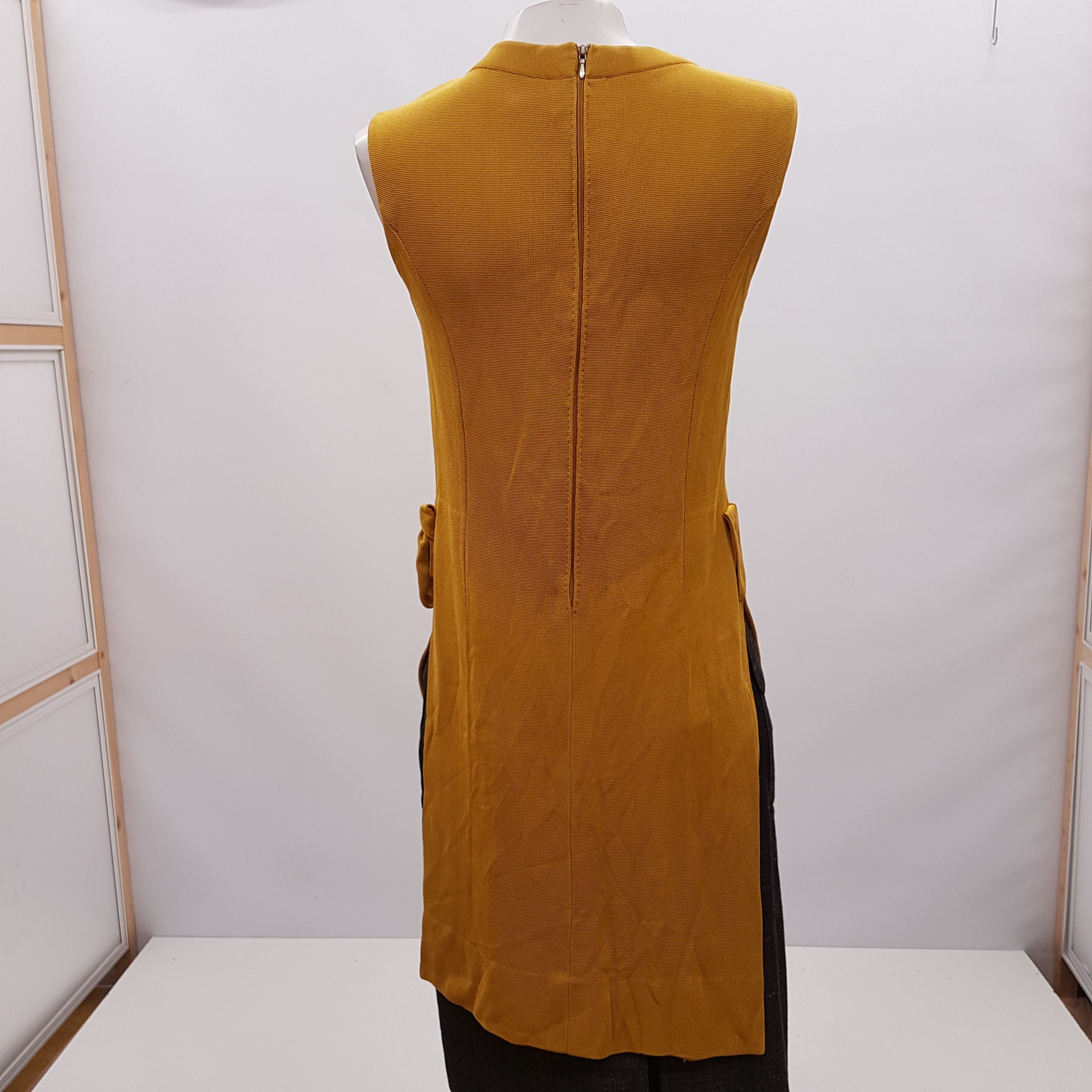 Voir photo 3 de Tunique jaune moutarde - AVAGOLF - Taille 34 ESTIMEE Tunique jaune moutarde - AVAGOLF - Taille 34 ESTIMEE État correct reconditionné photo 3