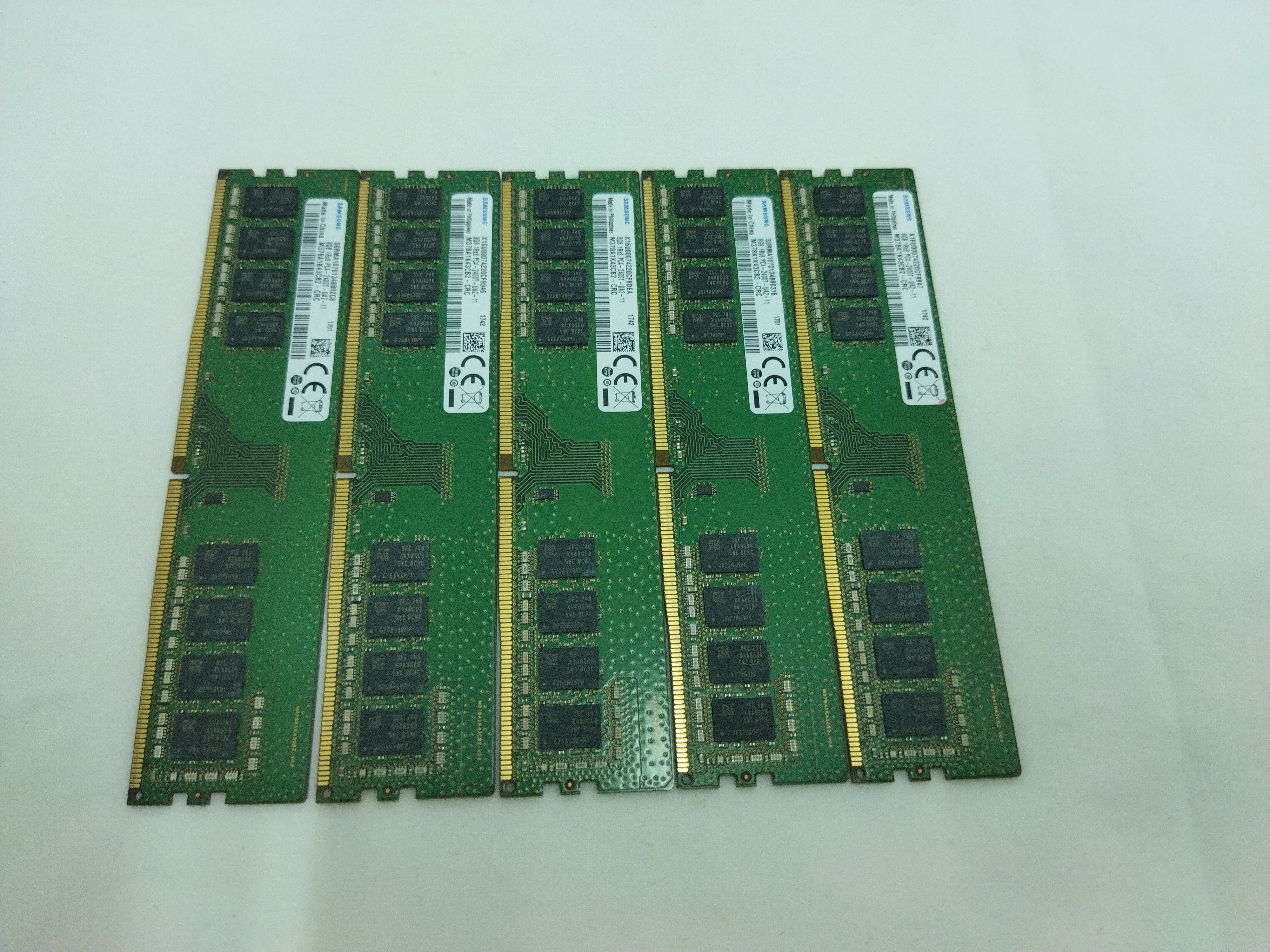 Voir photo 2 de Un lot de 5X RAM 8 Go -Random Access Memory marque Samsung DDR4 8Go 1Rx8 PCA-2400T en très bon état Un lot de 5X RAM 8 Go -Random Access Memory marque Samsung DDR4 8Go 1Rx8 PCA-2400T en très bon état Très bon état reconditionné photo 2