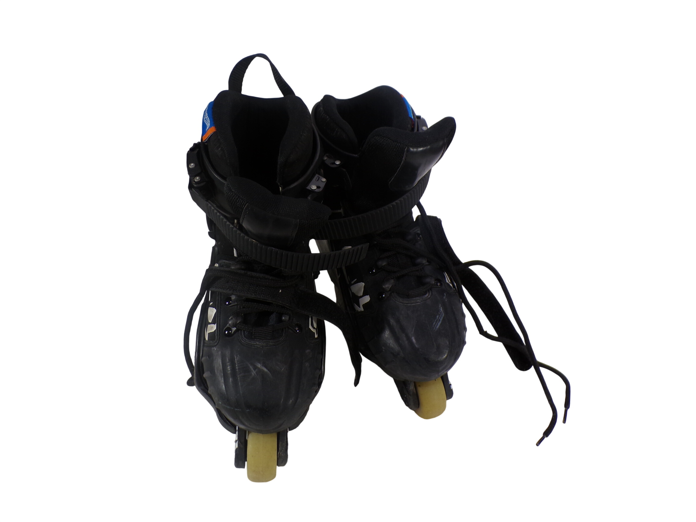 Une paire de rollers en ligne Hot Wheels taille 37 à 40 Très bon état - 28,00 € Une paire de rollers en ligne Hot Wheels taille 37 à 40 Très bon état reconditionné disponible sur Label Emmaüs