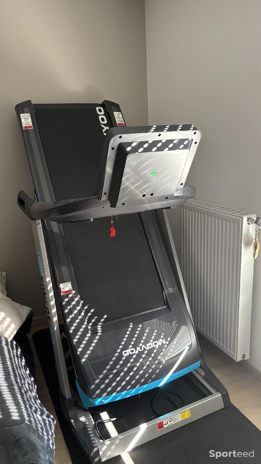 URGENT DEMENAGEMENT Tapis de course inclinable 12%, pliable, déplaçable (roulettes) : Lynx Konect 2.0 comme neuf Très bon état N/A (je n'ai pas trouvé d'informations reconditionné disponible sur Sporteed
