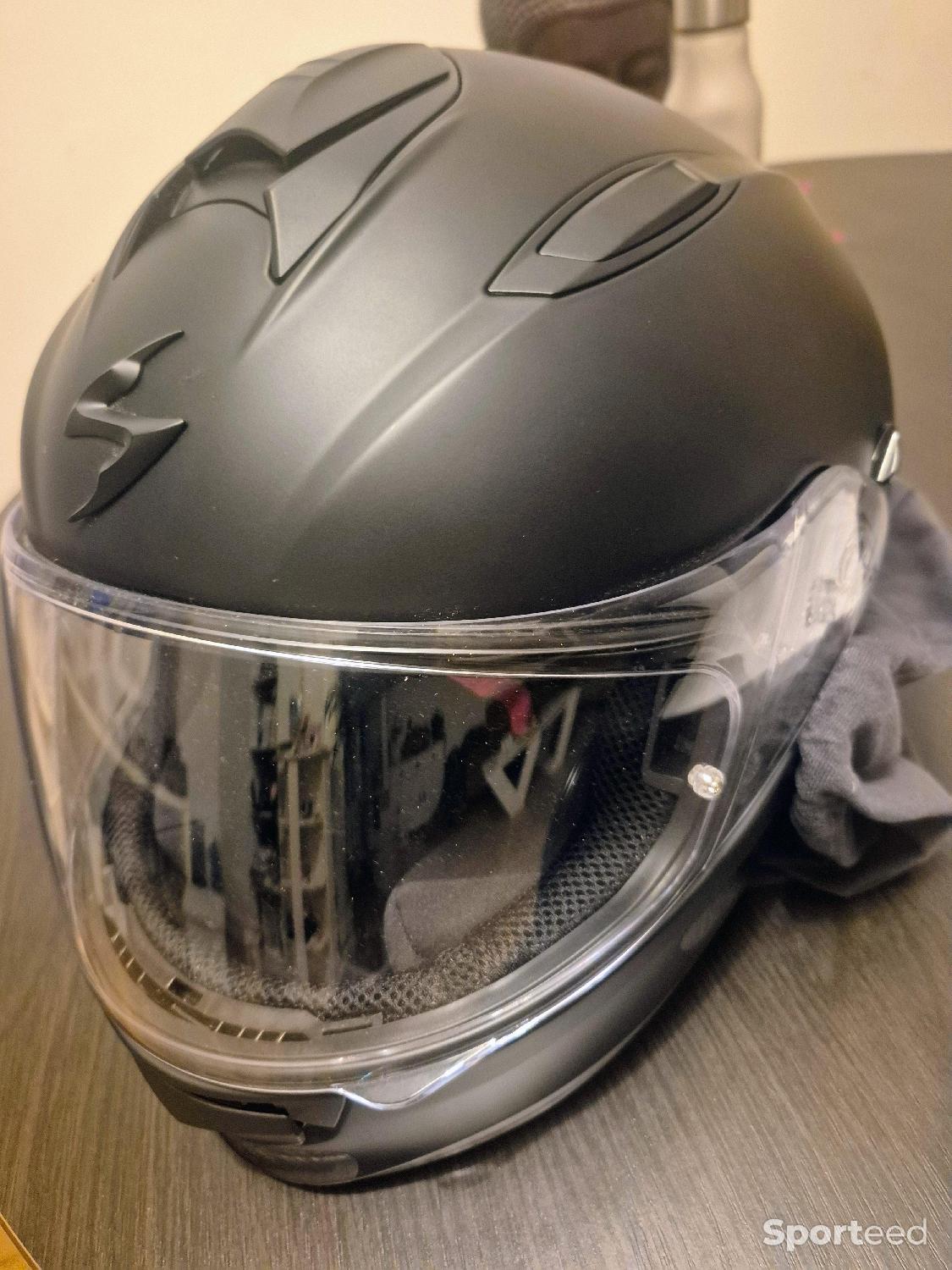 Urgent Paris- casque intégral moto Très bon état - 100,00 € Urgent Paris- casque intégral moto Très bon état N/A (Scorpion n'est pas une marque connue reconditionné disponible sur Sporteed | Dero