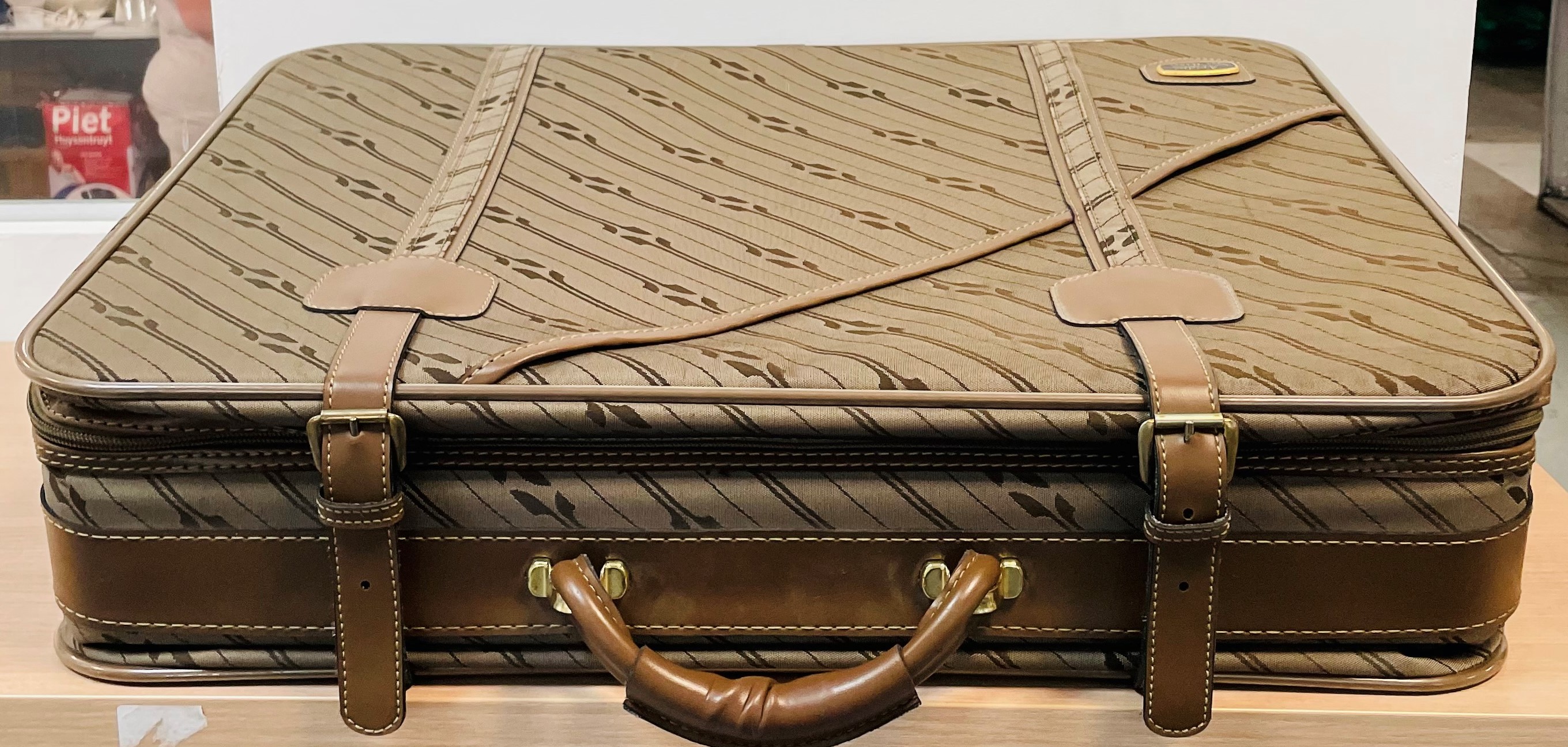 Voir photo 3 de valise Ariane Guy France- vintage années 80 valise Ariane Guy France- vintage années 80 Très bon état reconditionné photo 3