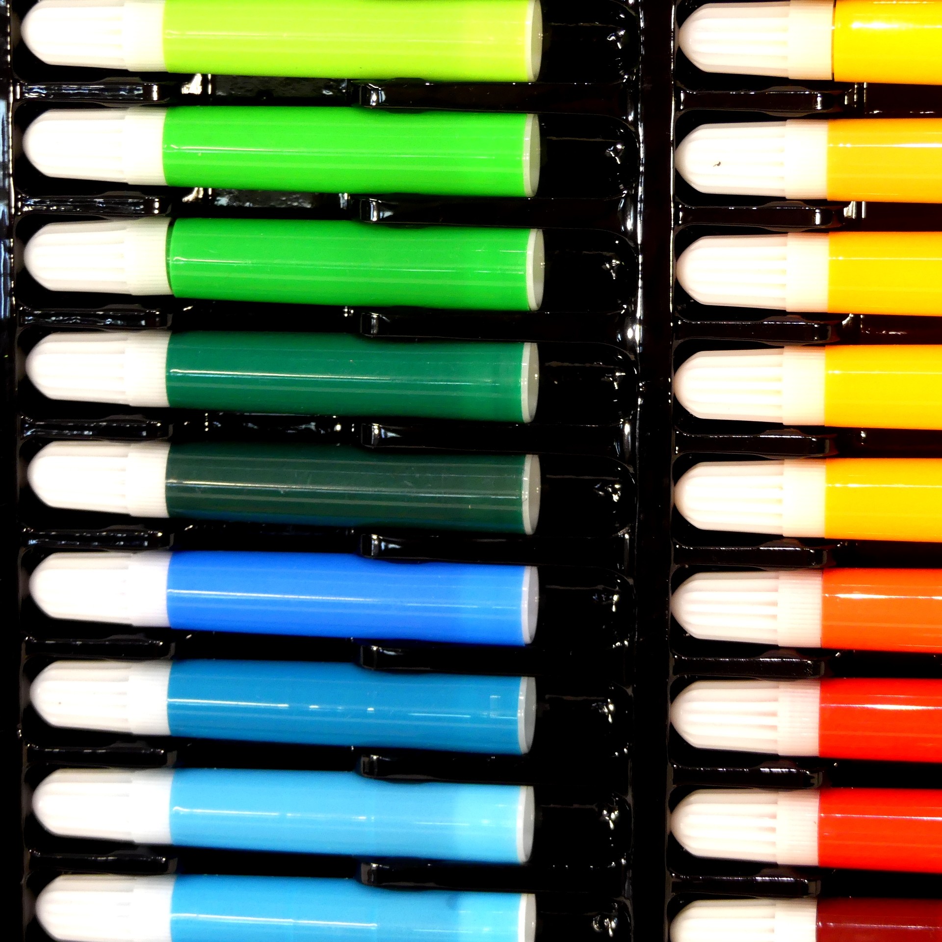 Voir photo 7 de Valise créative - Feutres - Crayons - Pastels Gras Valise créative - Feutres - Crayons - Pastels Gras Très bon état reconditionné photo 7
