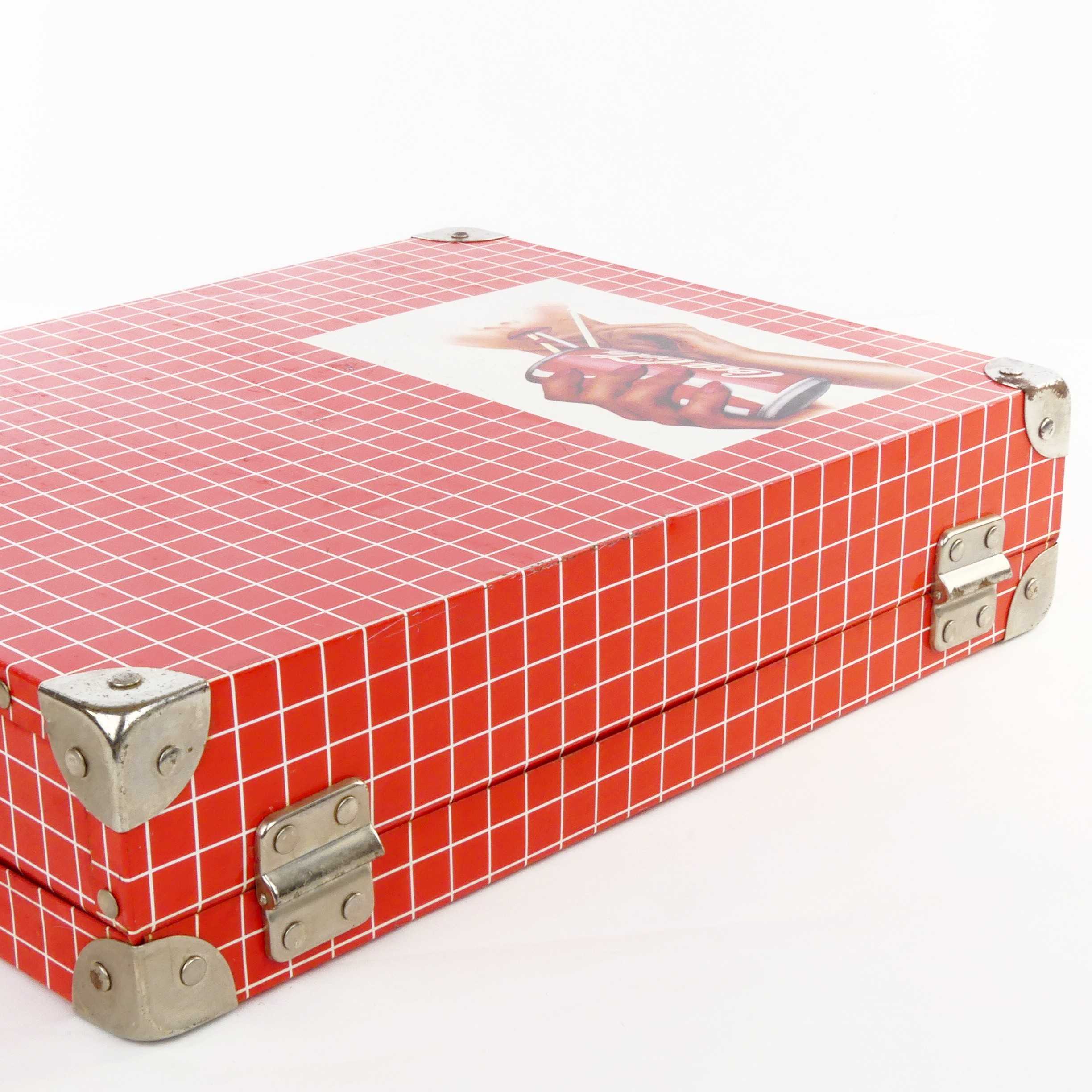 Voir photo 5 de Valise rouge en métal Coca-Cola années 80 Valise rouge en métal Coca-Cola années 80 Bon état reconditionné photo 5