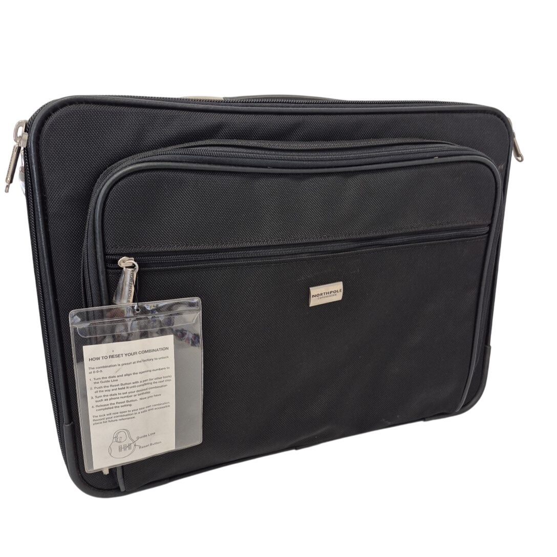 Acheter Valisette de bureau NorthPole 35x48 x18 - 10,00 € Valisette de bureau NorthPole 35x48 x18 reconditionné disponible sur Label Emmaüs