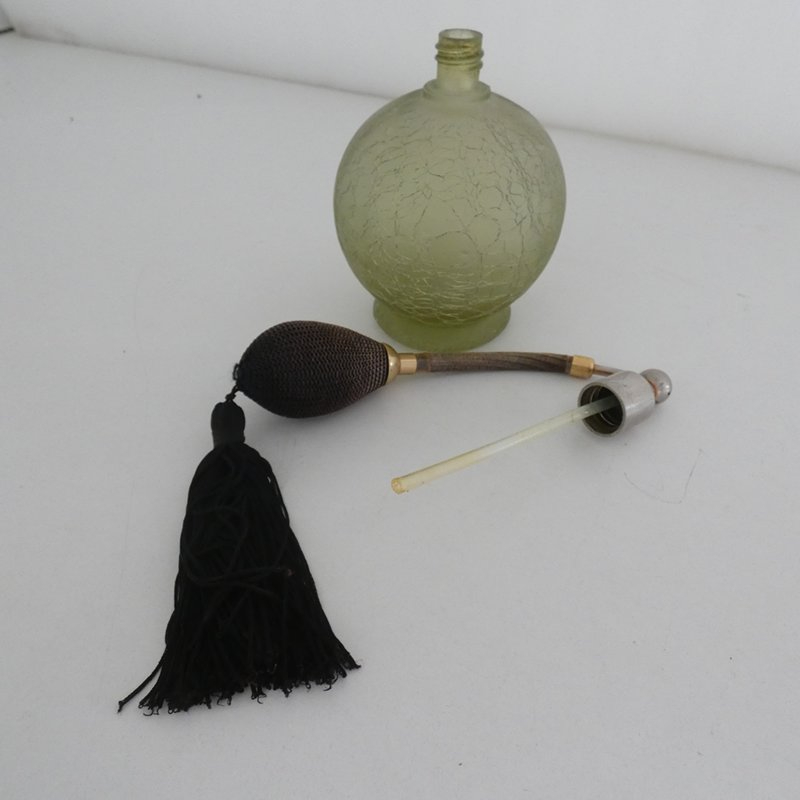 Voir photo 2 de Vaporisateur de parfum en verre craquelé ancien Vaporisateur de parfum en verre craquelé ancien Bon état reconditionné photo 2