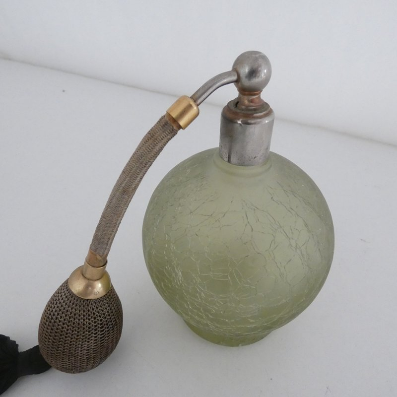 Voir photo 4 de Vaporisateur de parfum en verre craquelé ancien Vaporisateur de parfum en verre craquelé ancien Bon état reconditionné photo 4