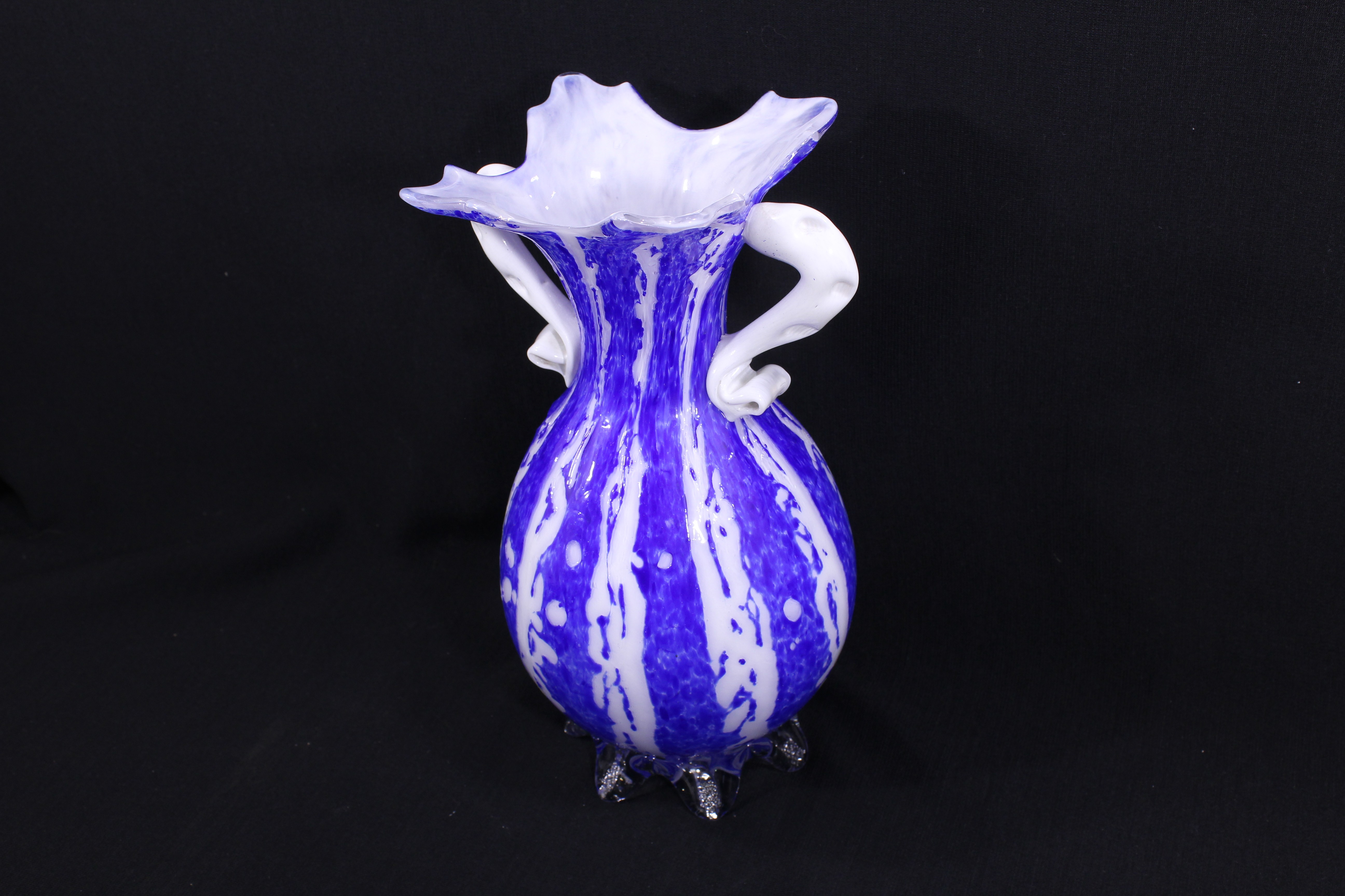 Voir photo 16 de Vase à double anses en pâte de verre / Bleu cobalt - Années 60 Vase à double anses en pâte de verre / Bleu cobalt - Années 60 Bon état reconditionné photo 16