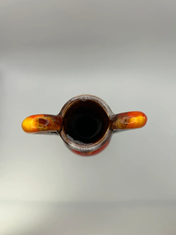 Voir photo 4 de Vase amphore vintage céramique émaillée rouge noir à doubles anses Vase amphore vintage céramique émaillée rouge noir à doubles anses Très bon état reconditionné photo 4