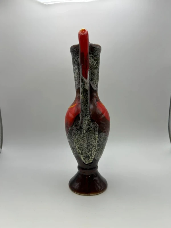 Voir photo 6 de Vase amphore vintage céramique émaillée rouge noir à doubles anses Vase amphore vintage céramique émaillée rouge noir à doubles anses Très bon état reconditionné photo 6