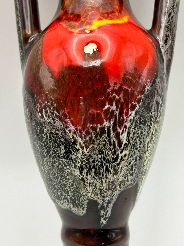 Voir photo 9 de Vase amphore vintage céramique émaillée rouge noir à doubles anses Vase amphore vintage céramique émaillée rouge noir à doubles anses Très bon état reconditionné photo 9