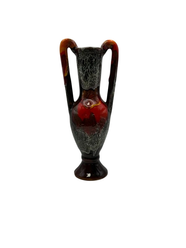 Vase amphore vintage céramique émaillée rouge noir à doubles anses Très bon état - 42,00 € Vase amphore vintage céramique émaillée rouge noir à doubles anses Très bon état reconditionné disponible sur Label Emmaüs