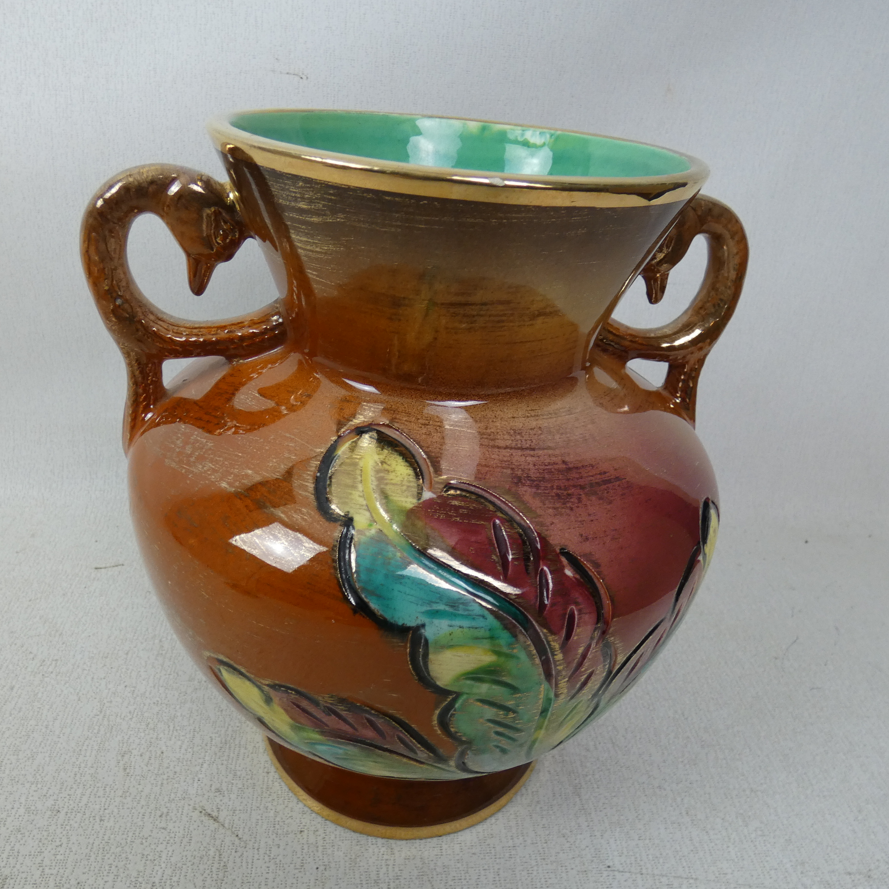 Voir photo 7 de Vase Ansé en Céramique Tête de Cygne Vintage Décor Floral A.8 Vase Ansé en Céramique Tête de Cygne Vintage Décor Floral A.8 État correct reconditionné photo 7