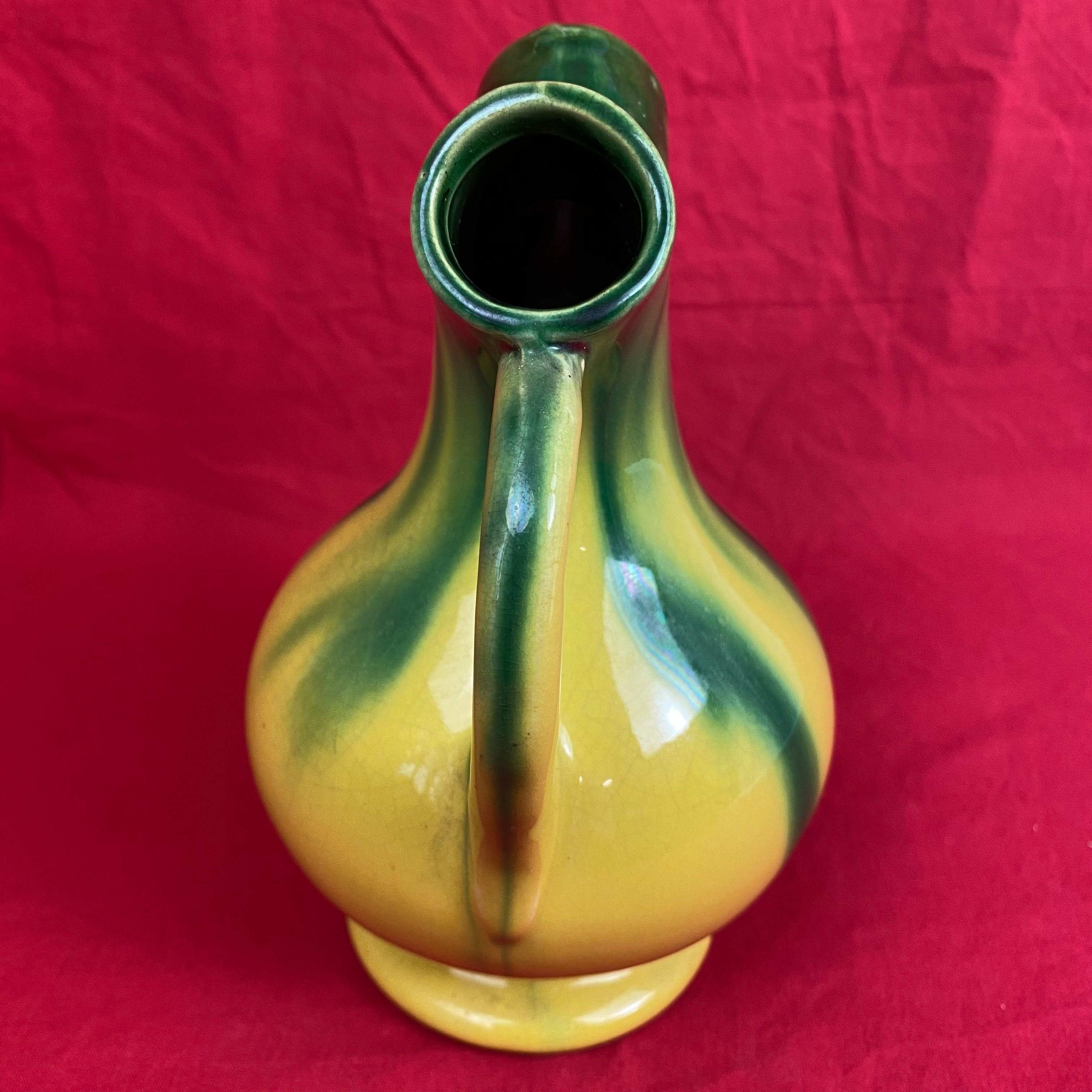 Voir photo 2 de Vase art déco céramique jaune et vert à deux anses Vase art déco céramique jaune et vert à deux anses Bon état reconditionné photo 2