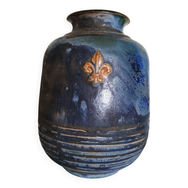 Vase aux 2 petites fleurs de lys - terre cuite vernissée, cobalt Bon état reconditionné disponible sur Selency